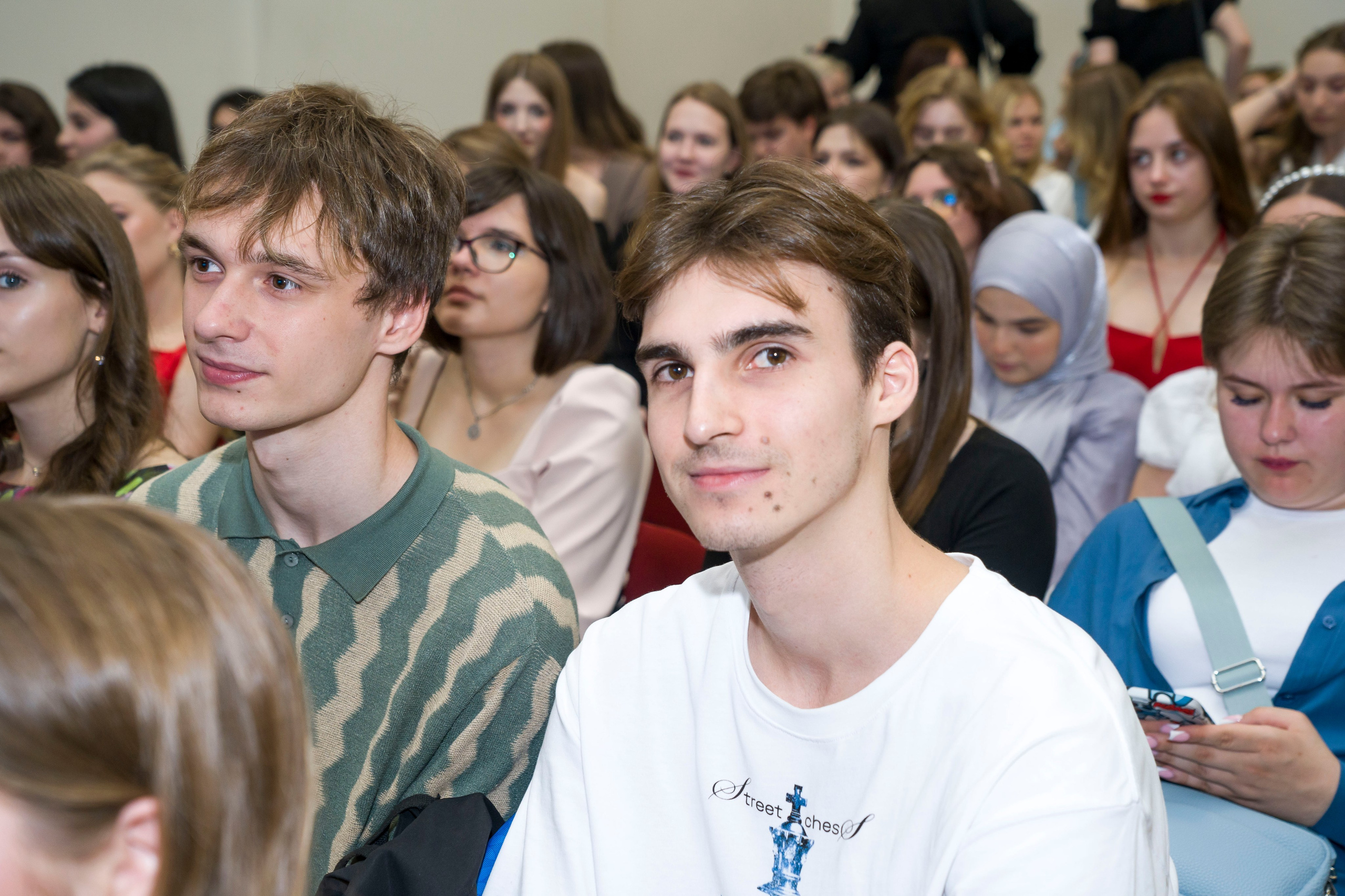 Выпускной в медколледже. Фотограф в Санкт-Петербурге. Репортажная и все съёмки для бизнеса