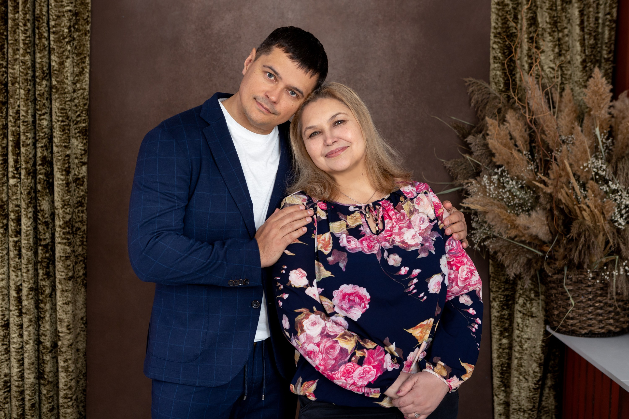 Семейная фотосессия в студии. Фотограф в Оренбурге. Профессиональный фотограф