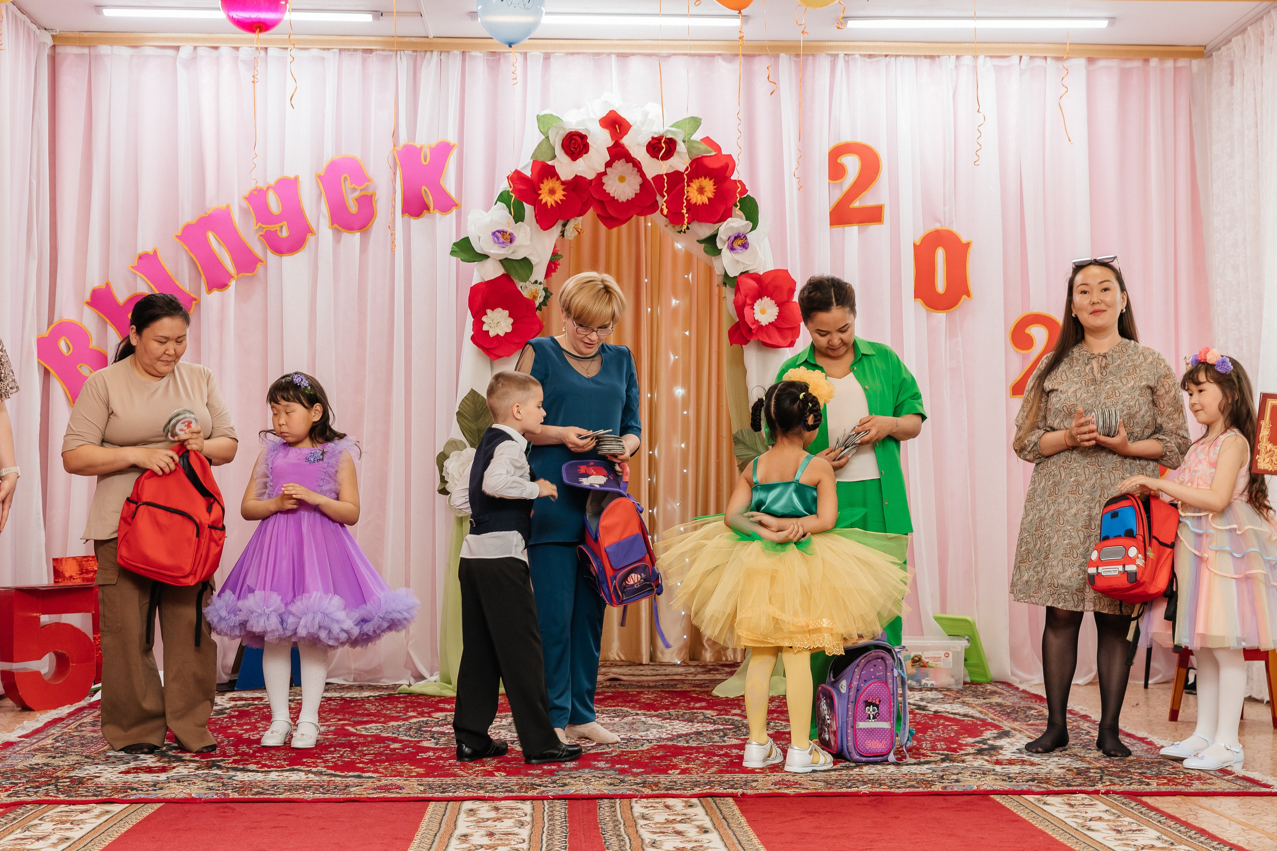 Выпускной Солнышко 2023. Воронистая Анастасия. Фотограф Якутия, Томпонский район