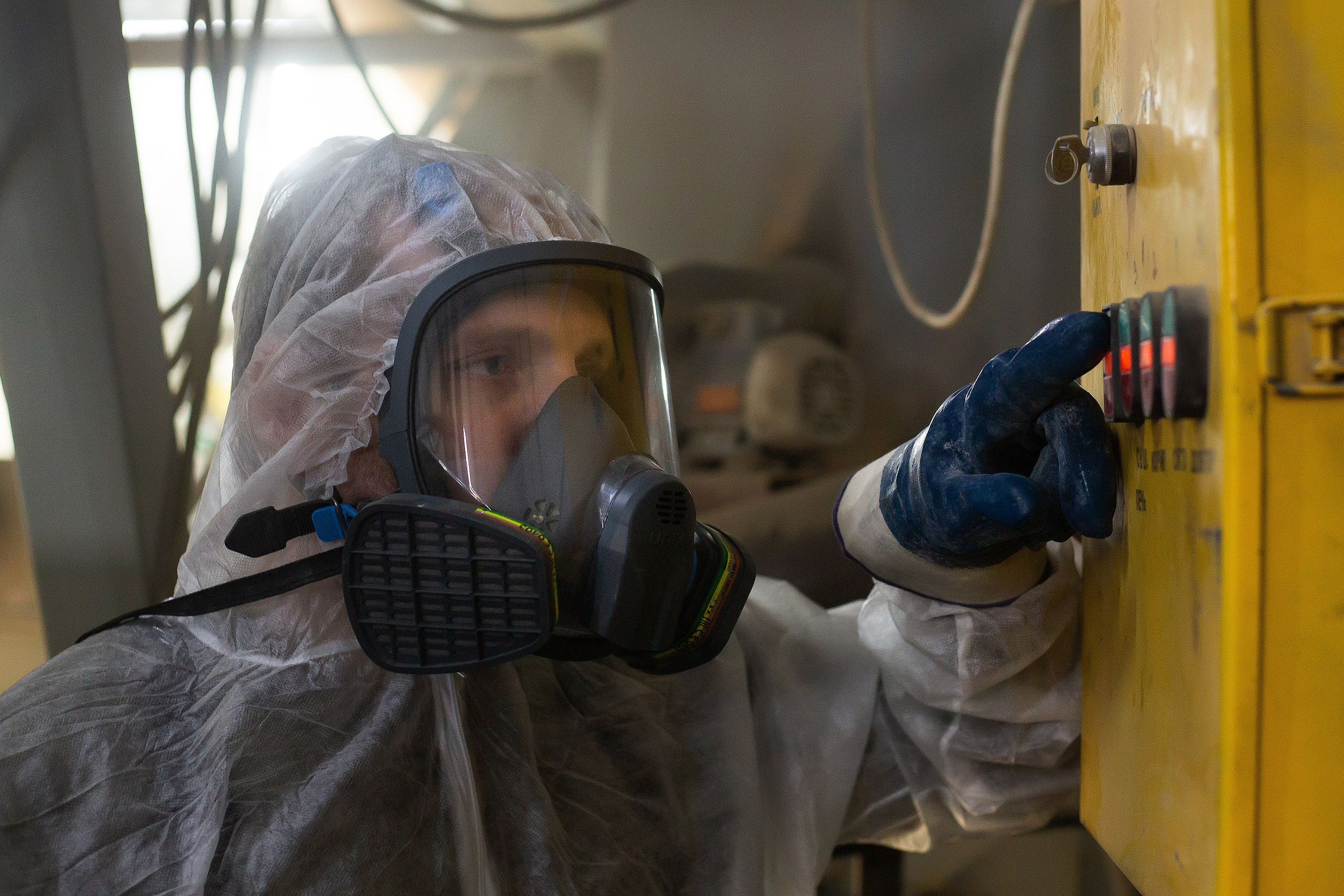 Фотографии с производства. Roman — Репортажный фотограф в Новосибирске