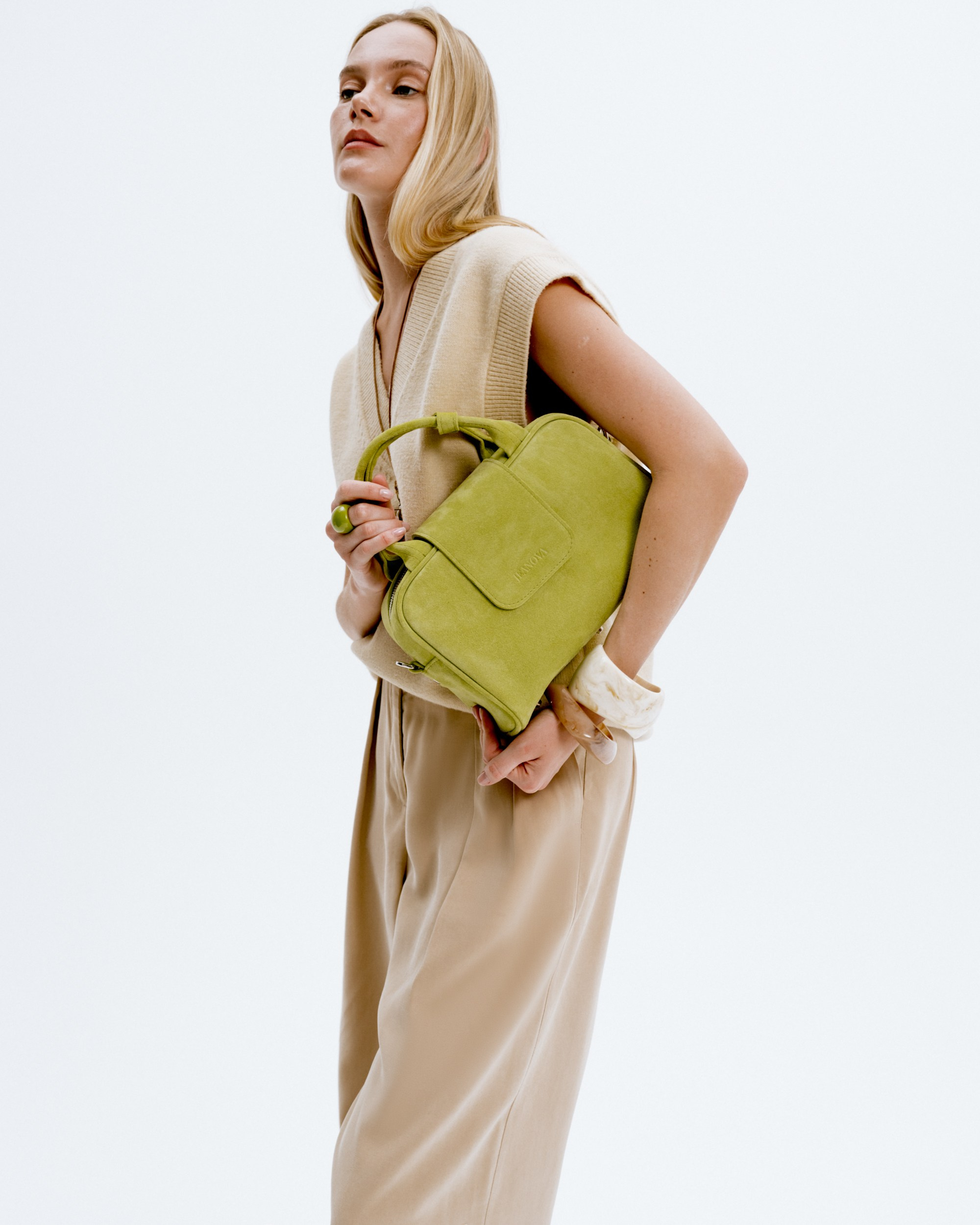 Для бренда jeanova. Фотограф для людей и их брендов