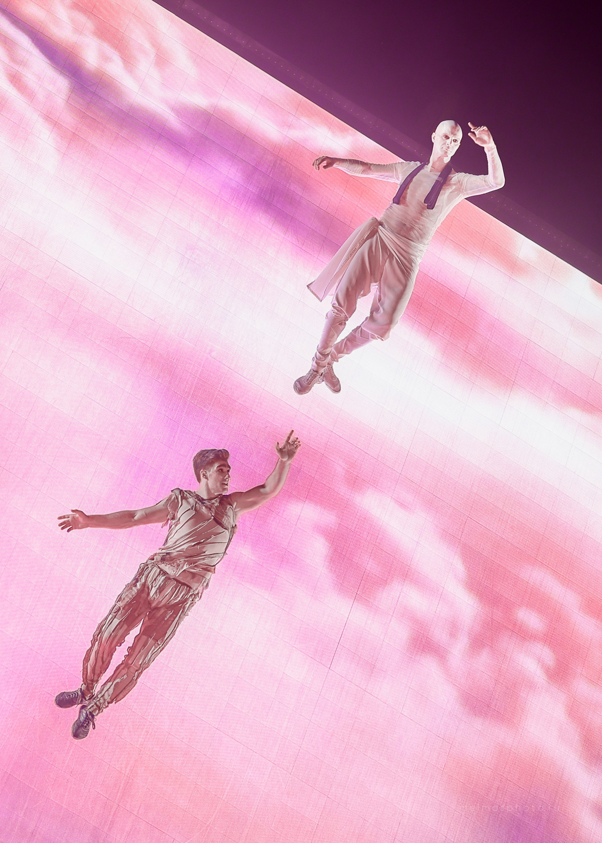 АНТИГРАВИТАЦИЯ. Репортажный, архитектурный, театральный и файн-арт фотограф Лена Мельникова в Москве