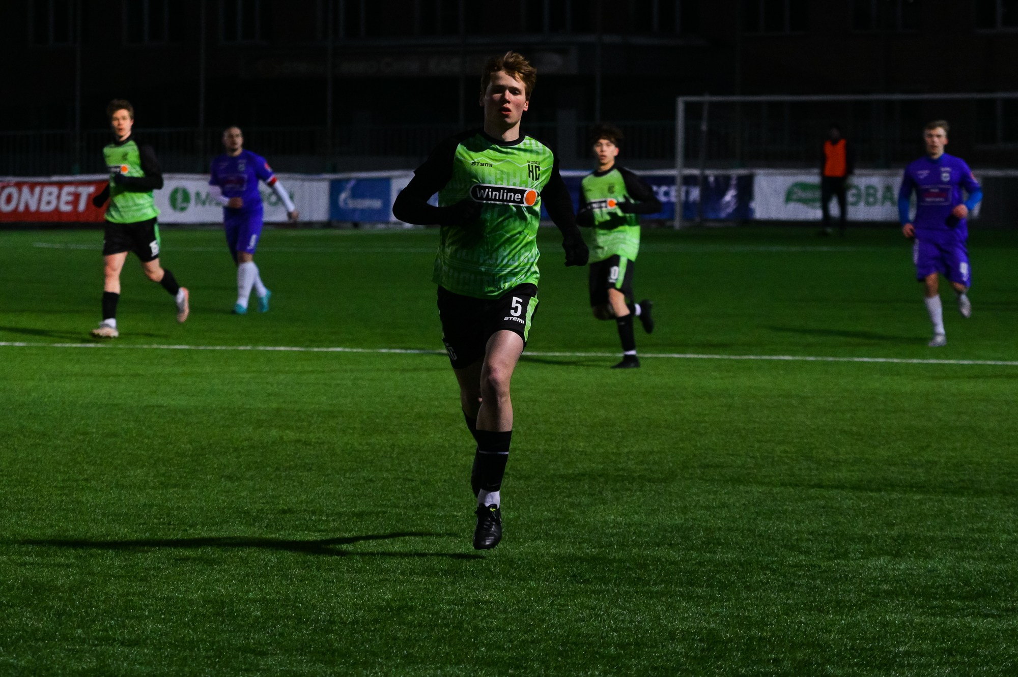 Ночной футбол: любители. Елена Дружинина. Спортивный и репортажный фотограф