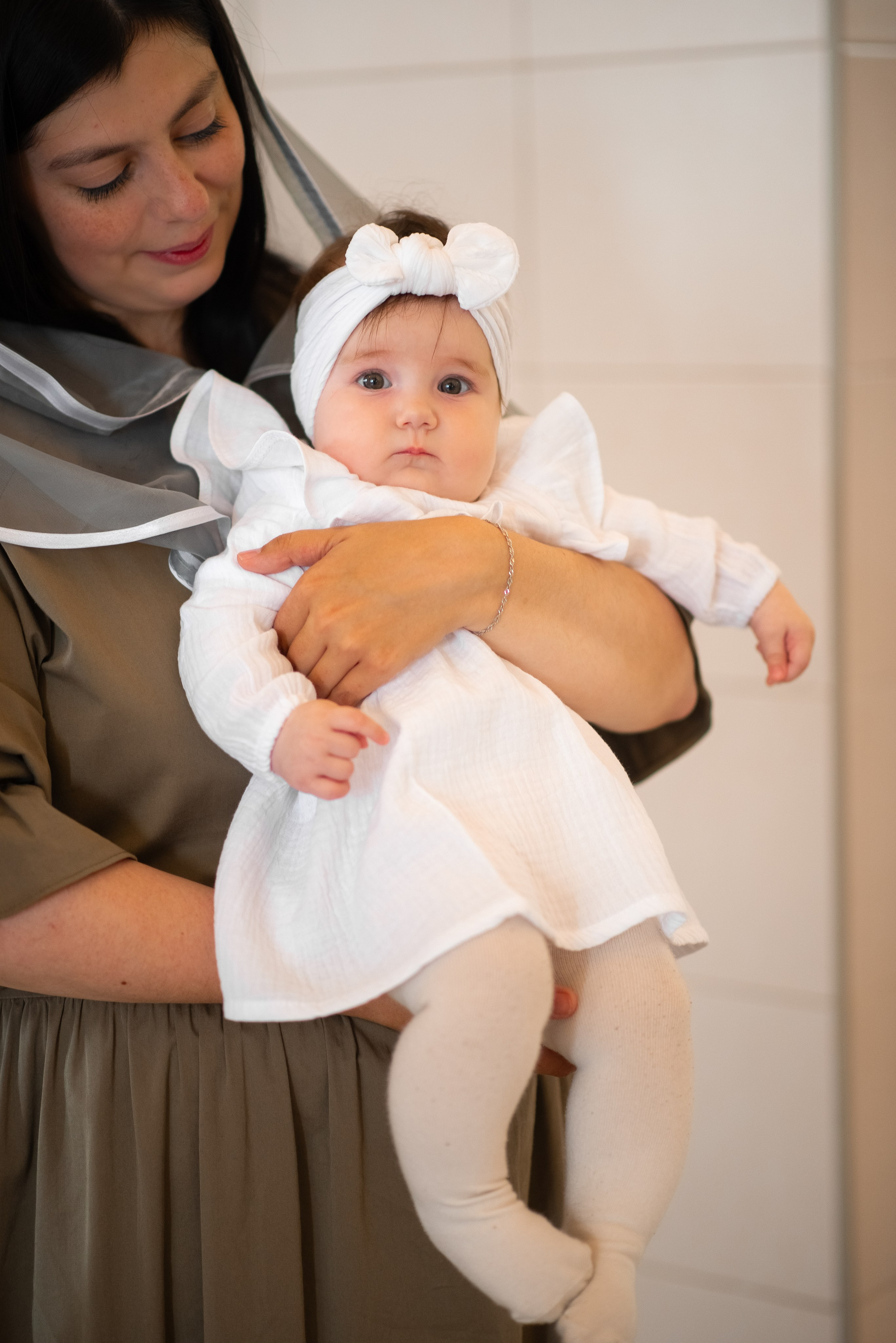 Крещении Мии в хр.Ксении Петербургской. Семейный фотограф на выписку из роддома и крещение Минск Настя Гришук