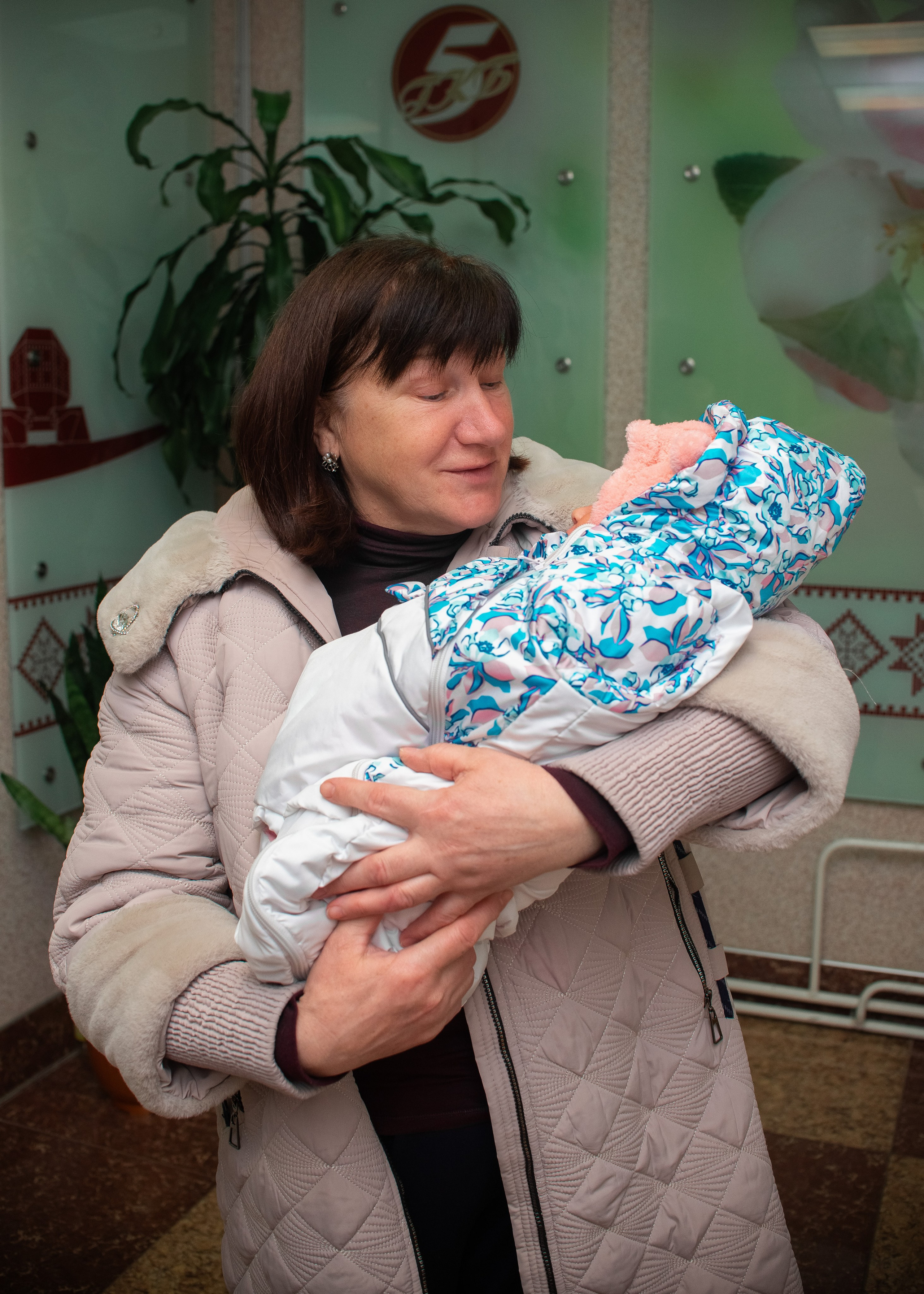 Выписка Мелании 5 РД. Семейный фотограф на выписку из роддома и крещение Минск Настя Гришук