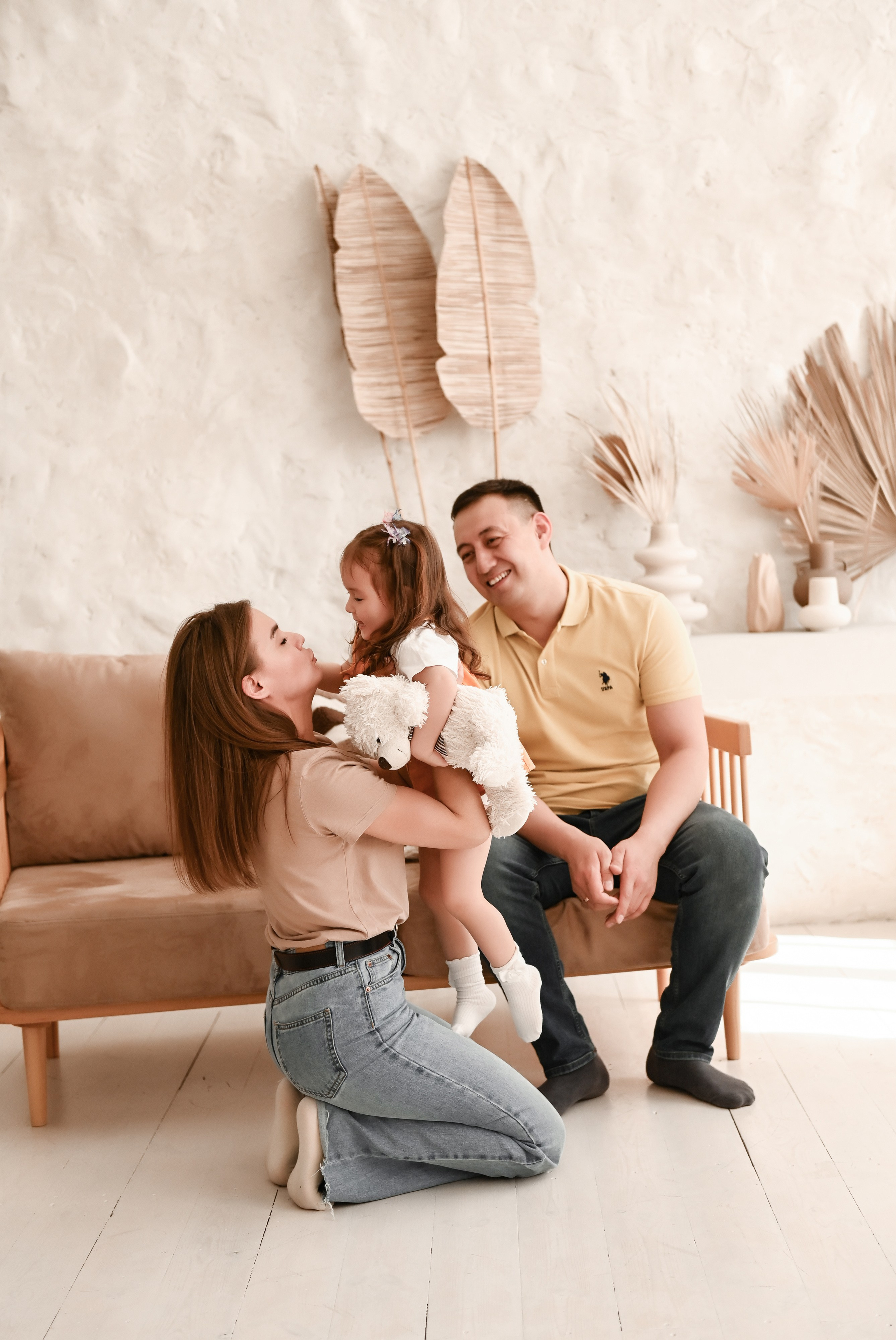 Семейная студийная  фотосессия 2. Свадебный, семейный, детский, контент фотограф в Омске Максим Ильин