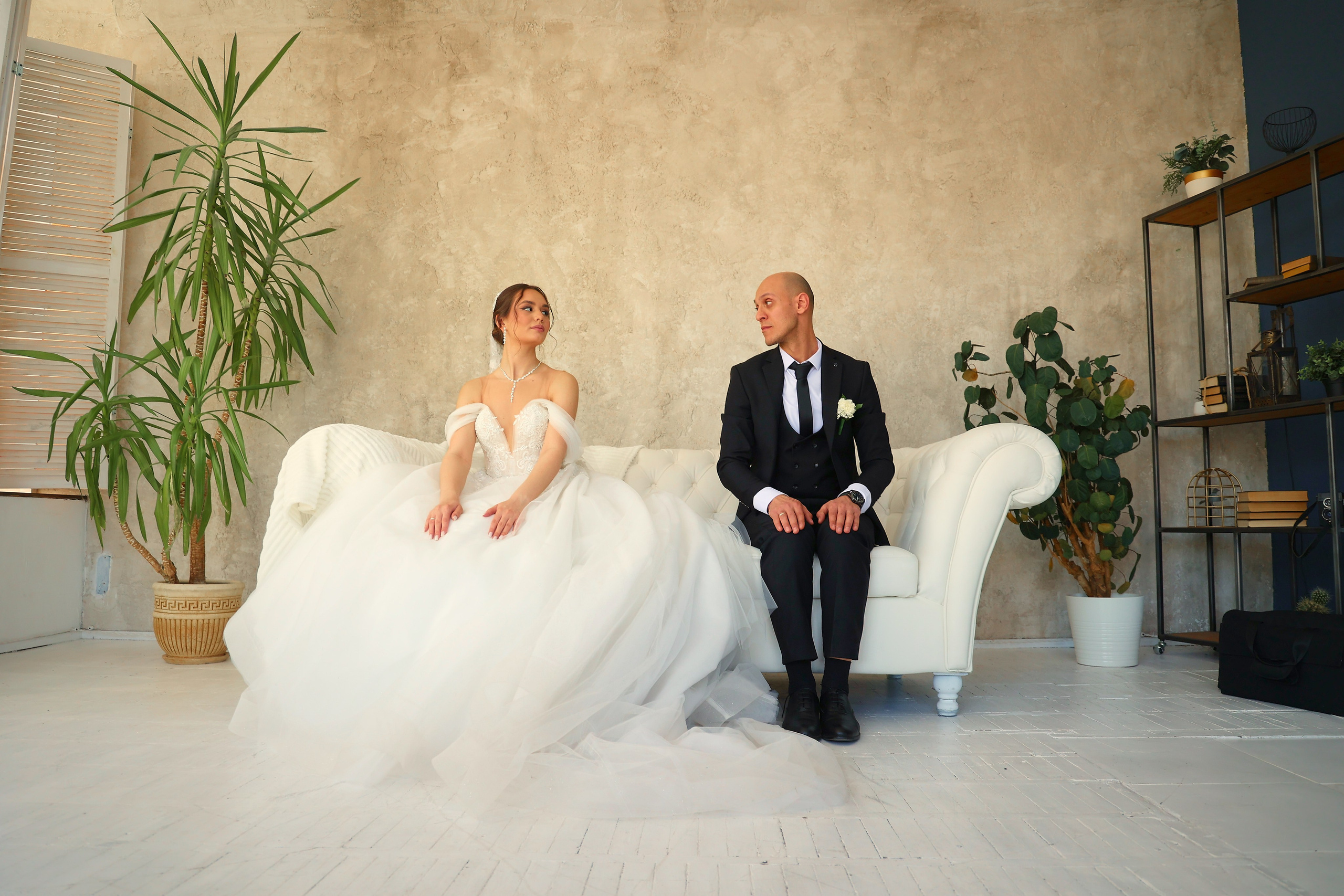 Профессиональные Свадебные фотографии в Самаре. Креативные свадебные фотографии в Самаре. Не как у всех свадебные фотографии в Самаре. Фотограф Олег Слеб в Самаре