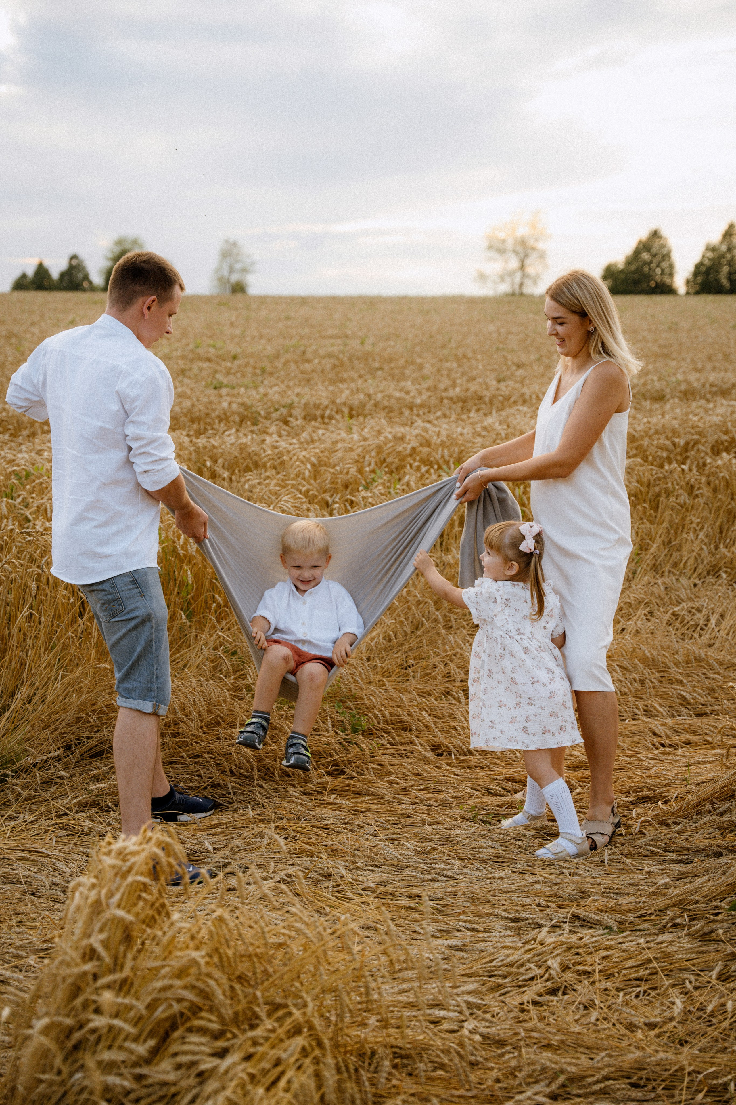 Аня с семьёй 14.08.2023. Свадебный и семейный фотограф Кристина Лисина в Арзамасе