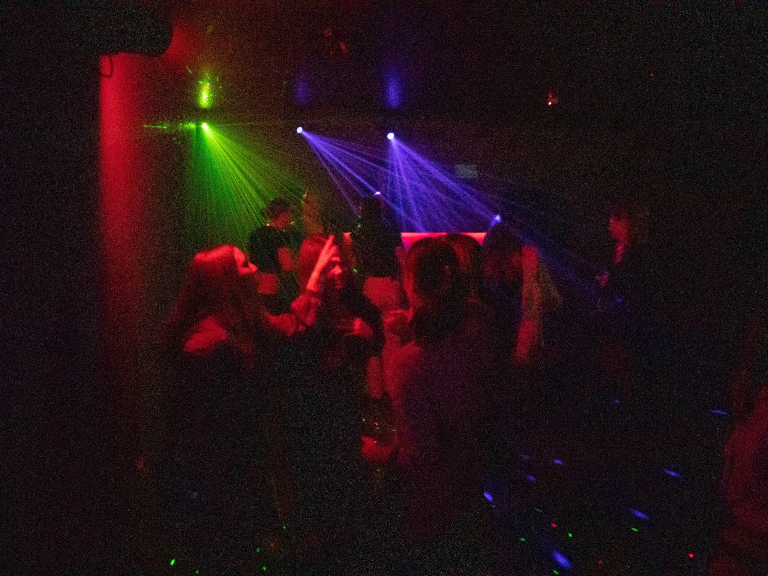 MOSHPIT. Фотограф и видеограф в Бугульме Аня Трутнева