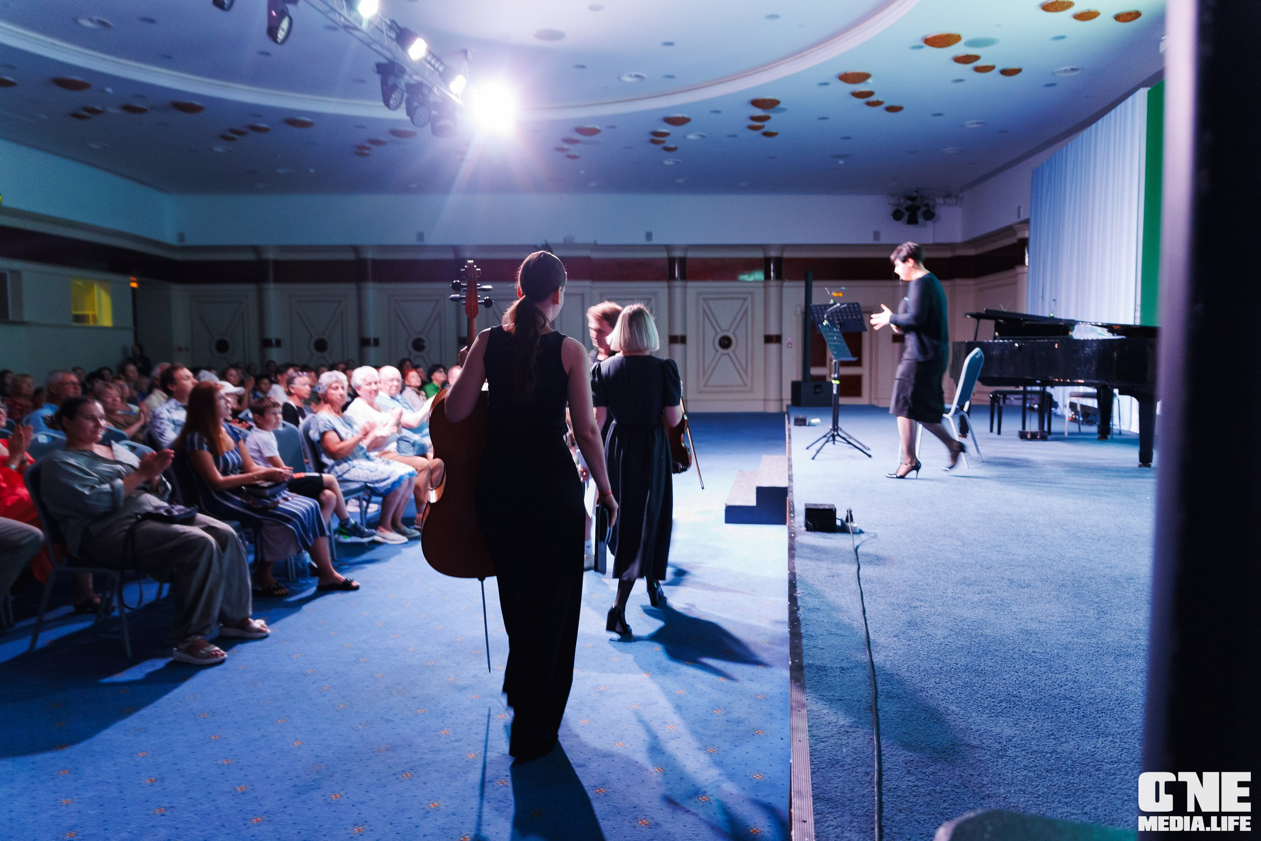 Фоторепортаж из Янтарь Холла. One Media Life: фоторепортажи, фотоотчеты с мероприятий и заведений