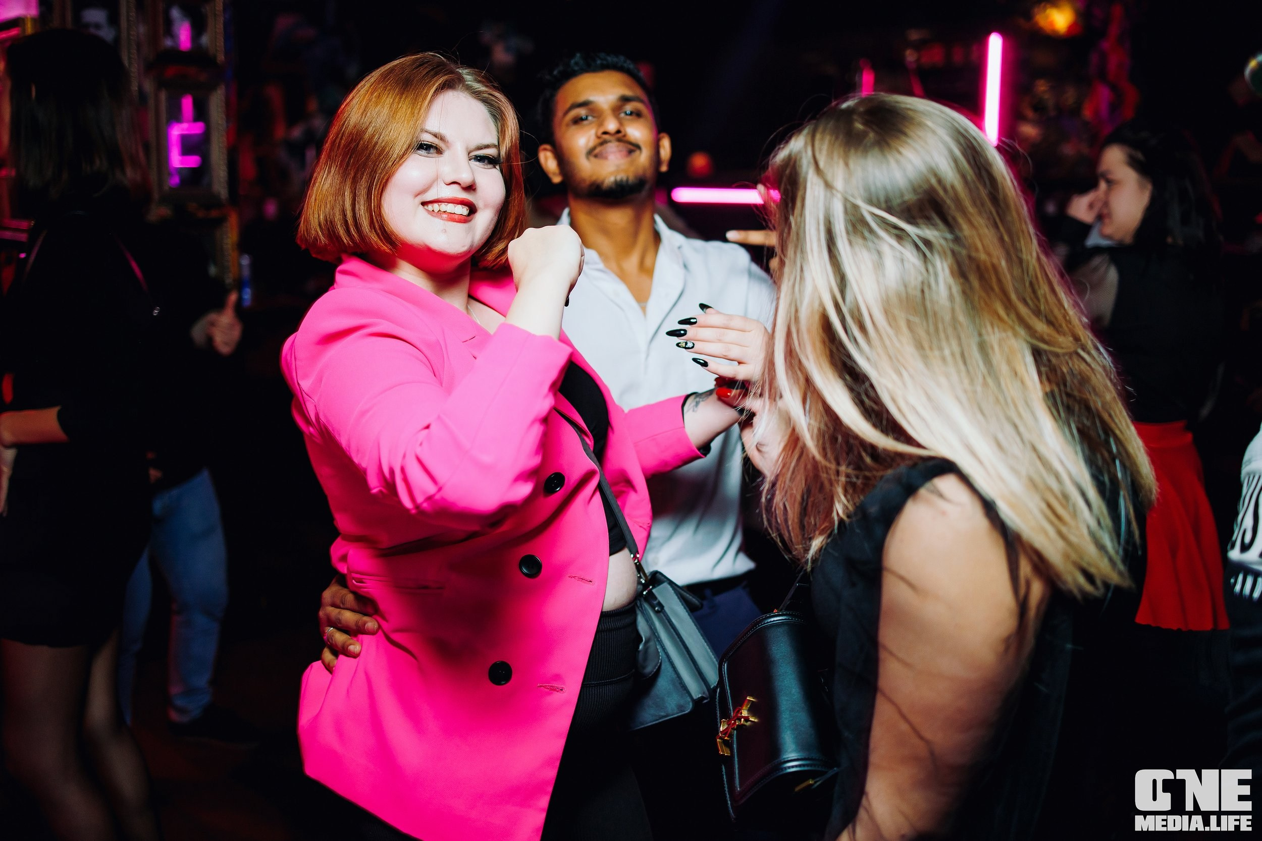 Фоторепортаж из бара XxxX. One Media Life: фоторепортажи, фотоотчеты с мероприятий и заведений