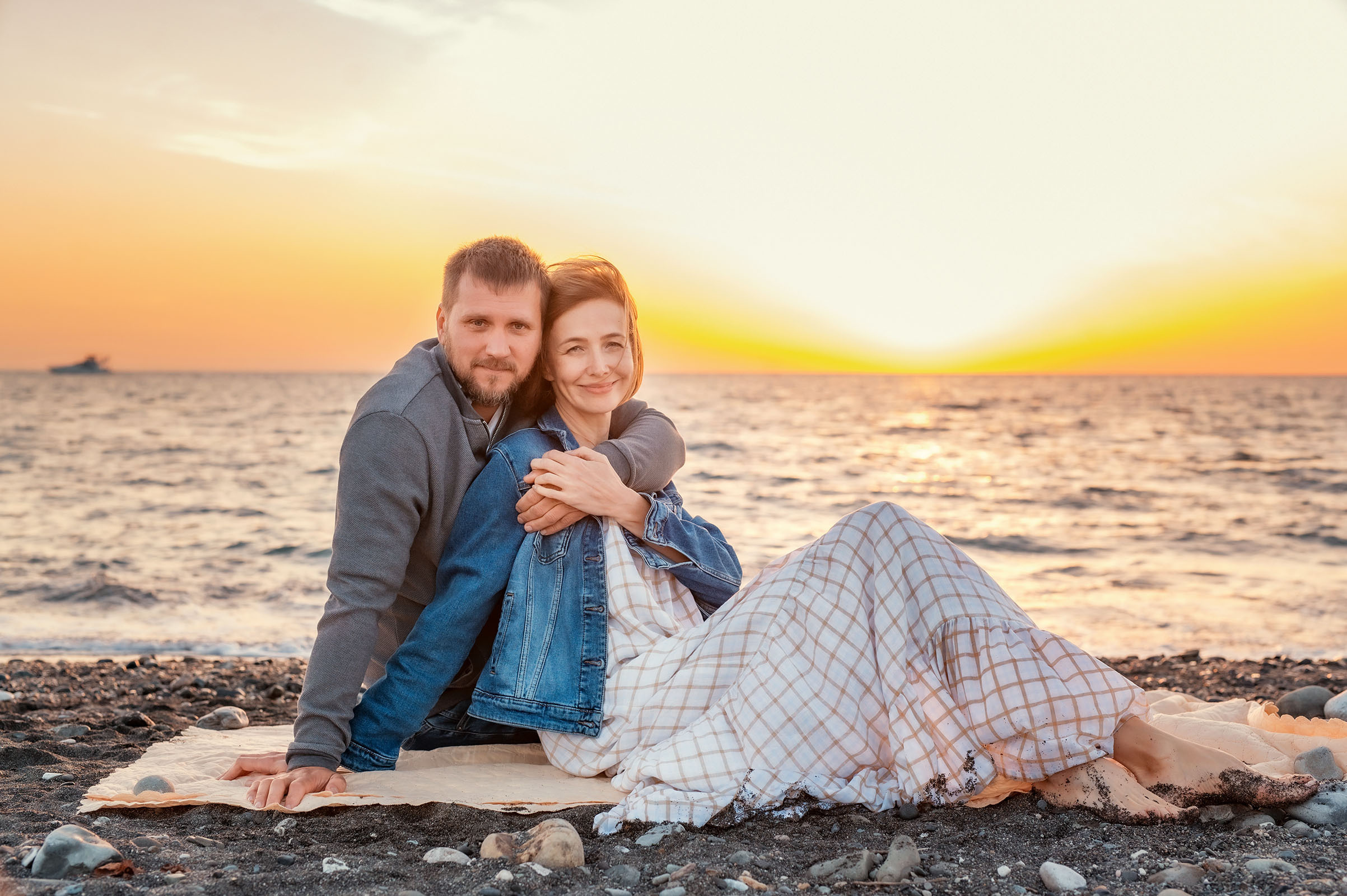 Любовь у моря в Сочи на закате