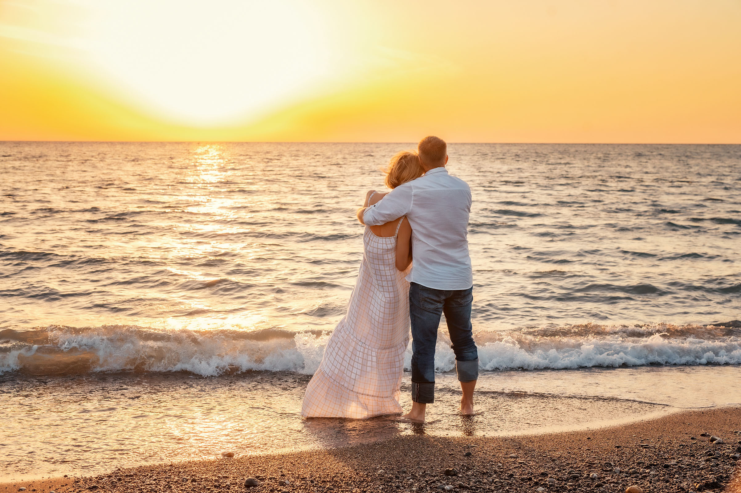 Закатная фотосессия в сочи для влюбленной пары.