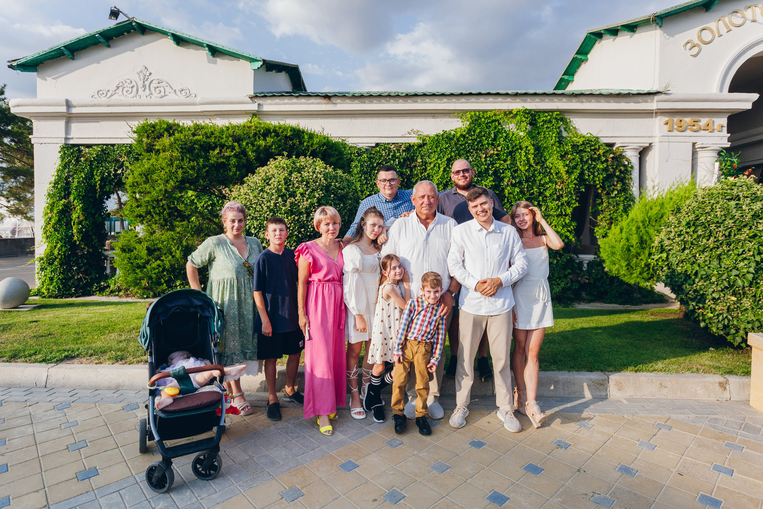 День рождение в уютном ресторане. Фотограф Денис Денисов