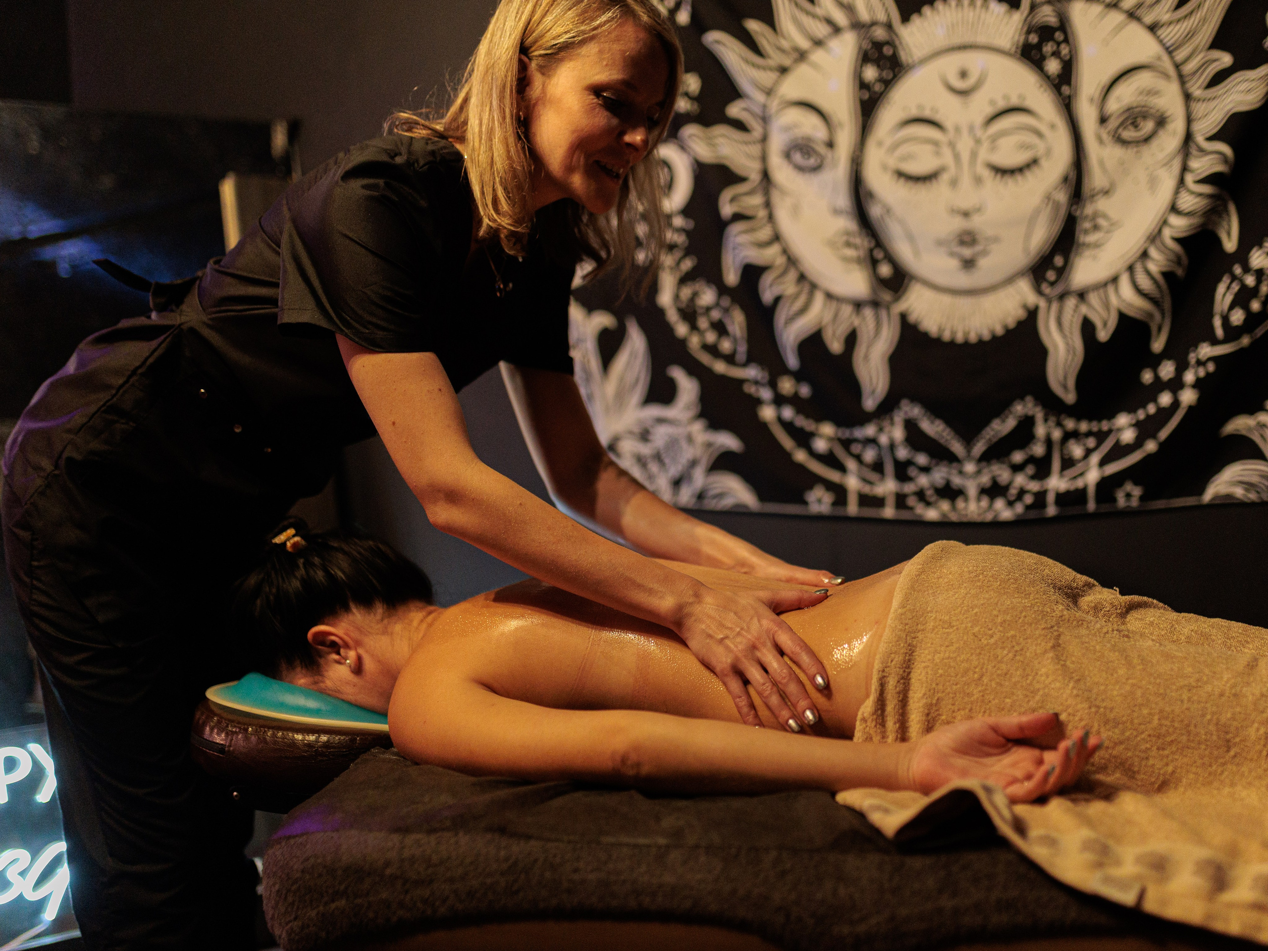 Контент фотосъемка для массажиста. Профессиональный фотограф в Москве и Мо Мария Шантарёва