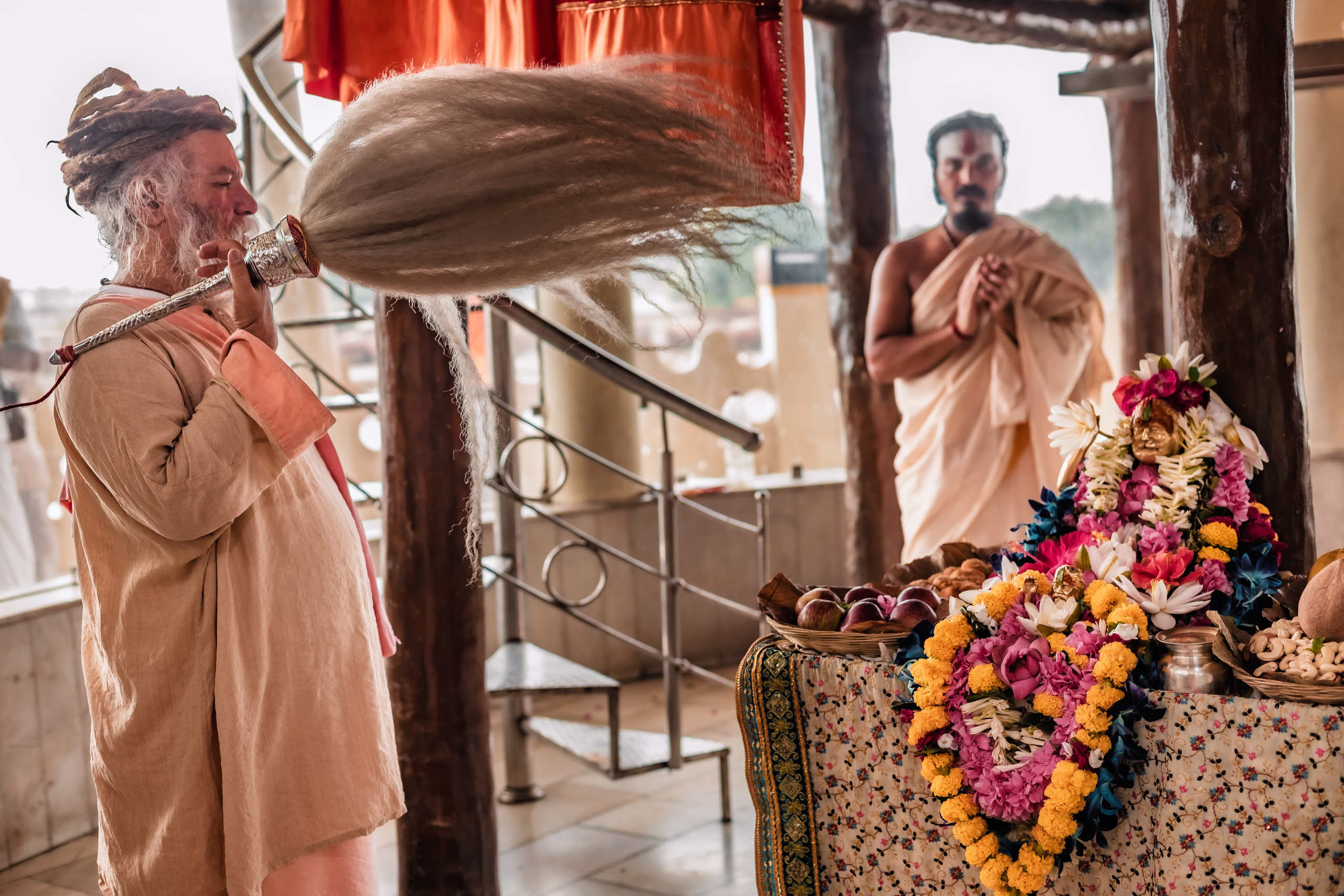 Abhisheka Devraha Baba on Sri Devdas ji maharaj bd. Mariam Bagdasaryan
