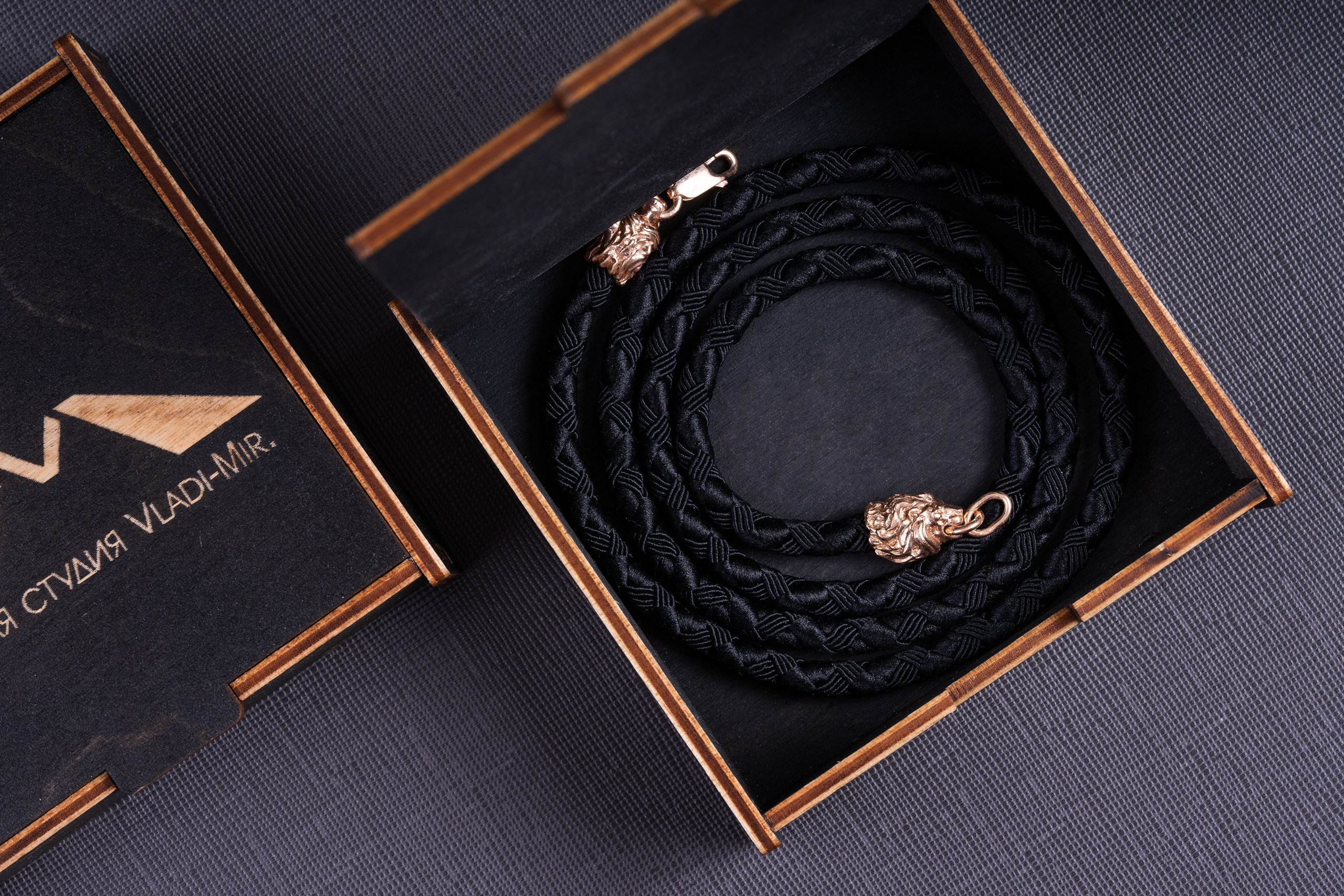 Ювелирная фотография в Сочи — профессиональные съемки украшений высокого качества. Профессиональная фотосъемка в Сочи: репортаж, предметная, ювелирная фотосъемка, недвижимость, фуд-фотография. Фотограф Александр Афанасьев