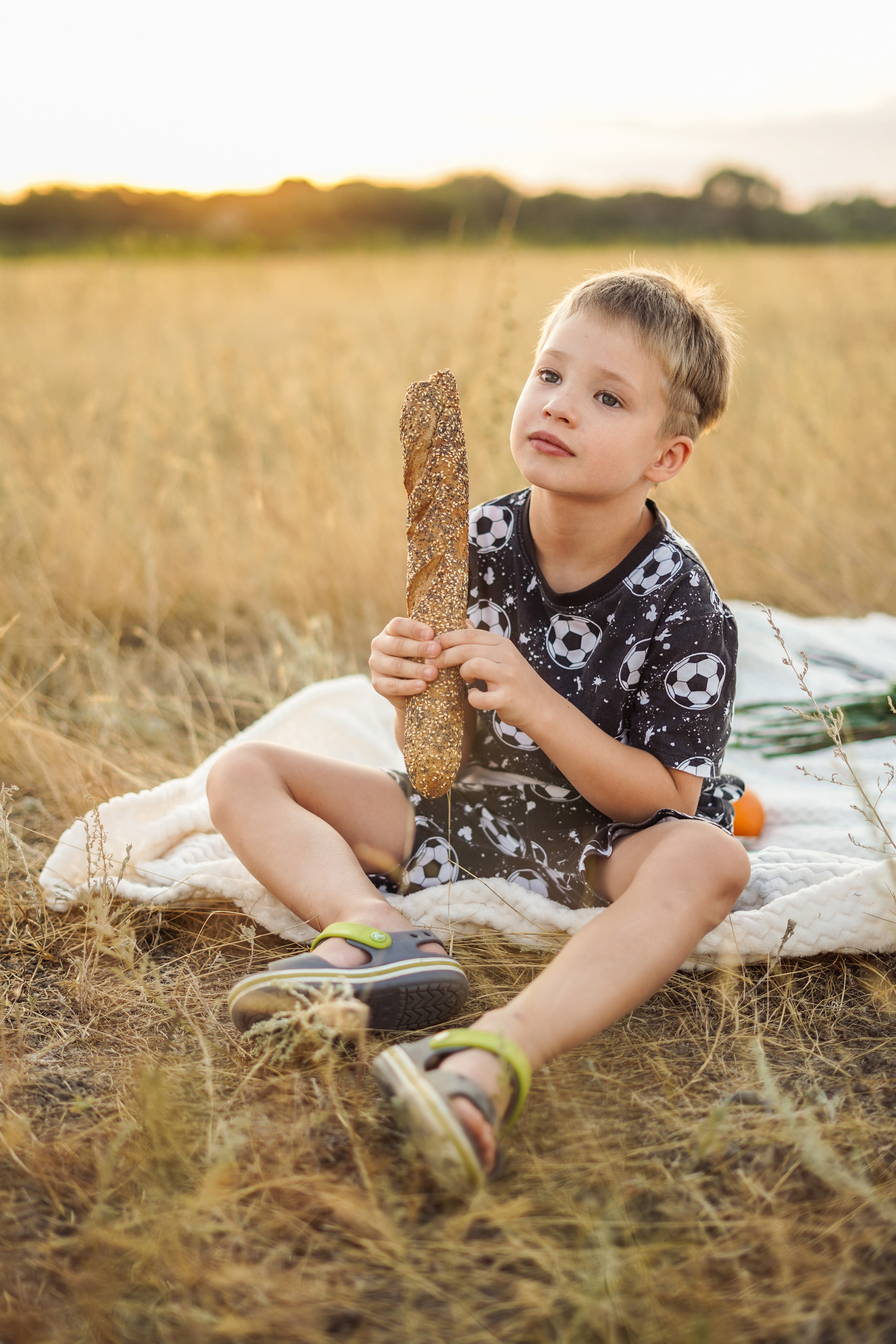 Семейная фотосессия в поле. Фотограф Москва, визуальный менеджер Дарья Шевченко