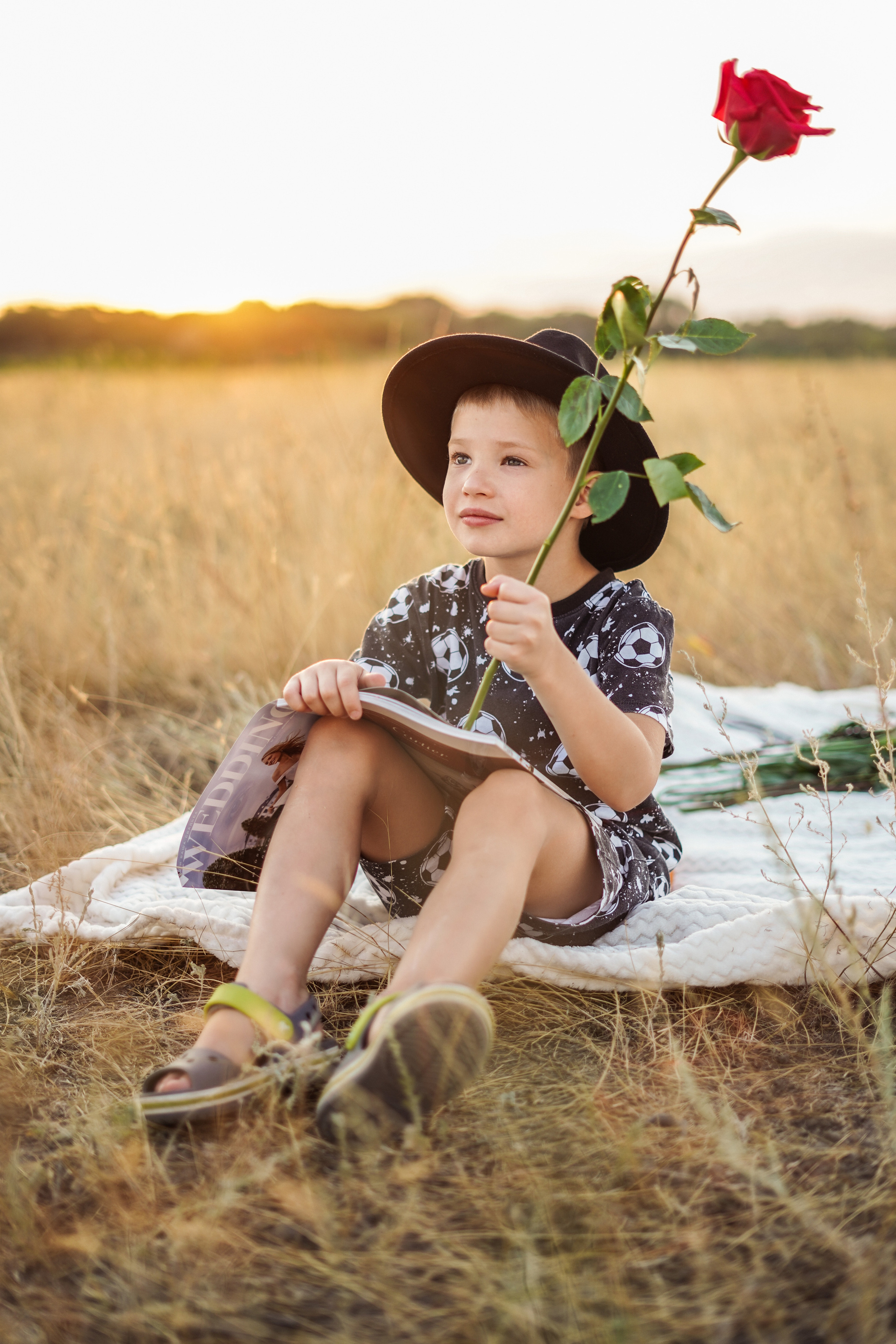Семейная фотосессия в поле. Фотограф Москва, визуальный менеджер Дарья Шевченко