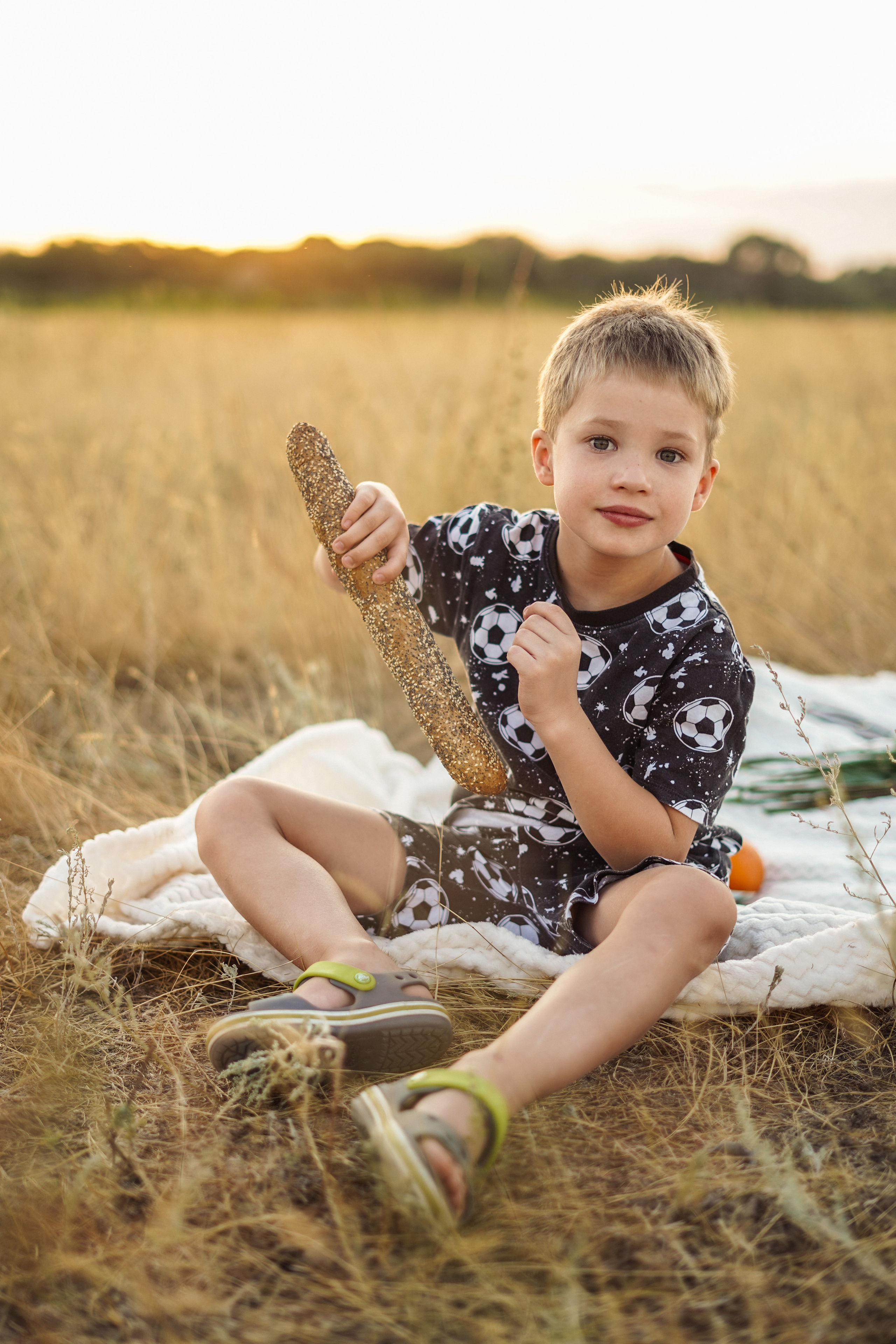 Семейная фотосессия в поле. Фотограф Москва, визуальный менеджер Дарья Шевченко