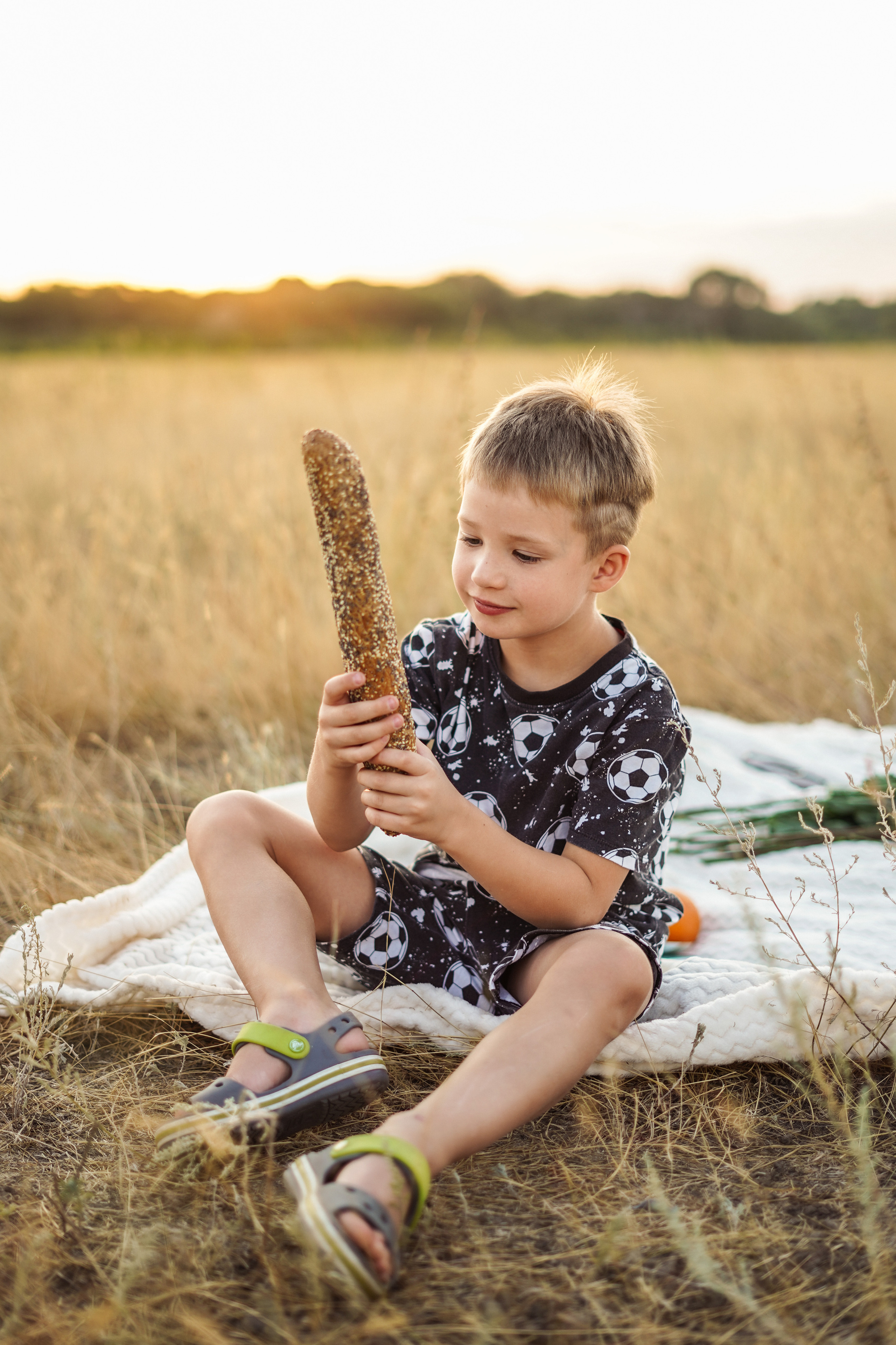 Семейная фотосессия в поле. Фотограф Москва, визуальный менеджер Дарья Шевченко