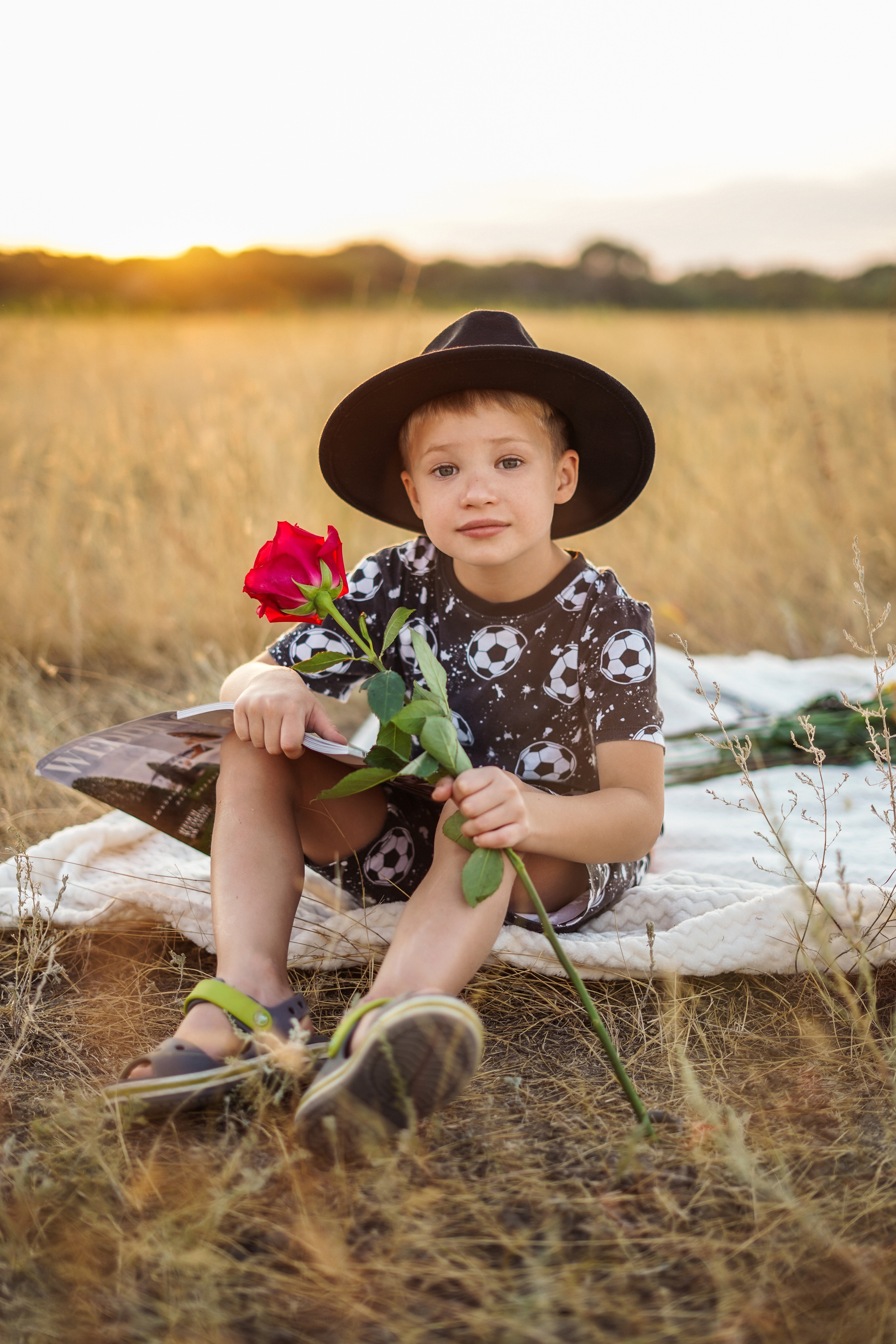 Семейная фотосессия в поле. Фотограф Москва, визуальный менеджер Дарья Шевченко