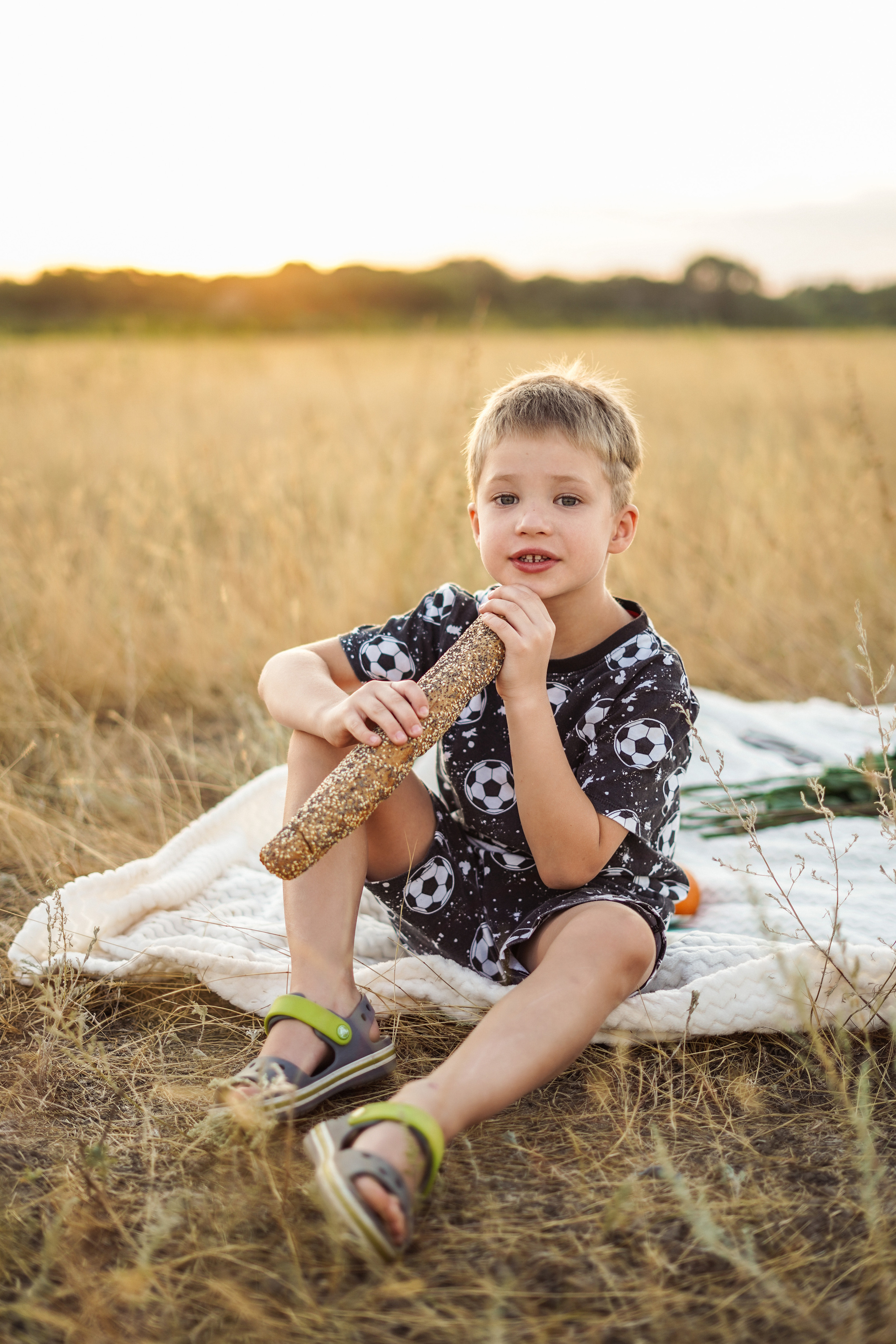 Семейная фотосессия в поле. Фотограф Москва, визуальный менеджер Дарья Шевченко