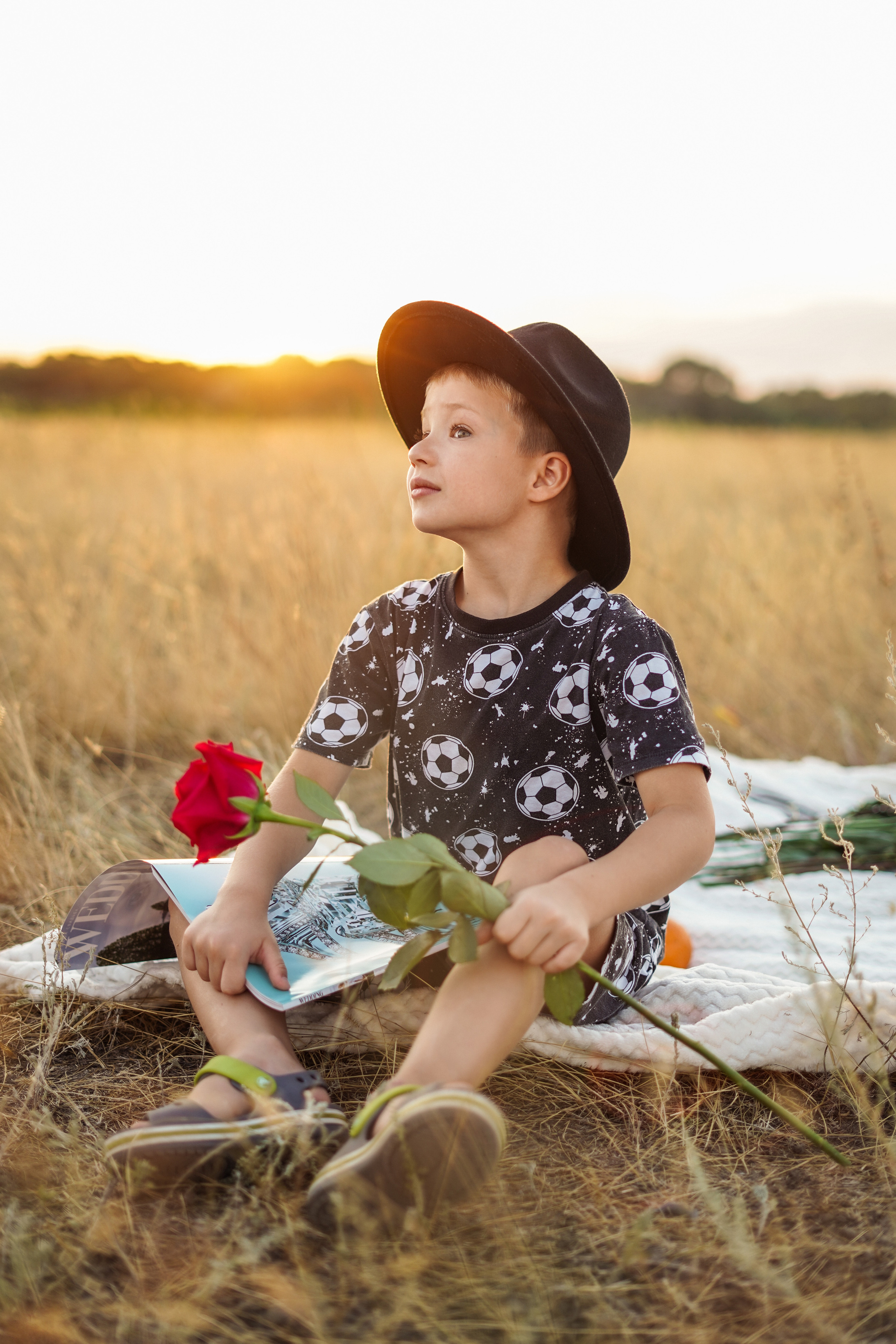Семейная фотосессия в поле. Фотограф Москва, визуальный менеджер Дарья Шевченко