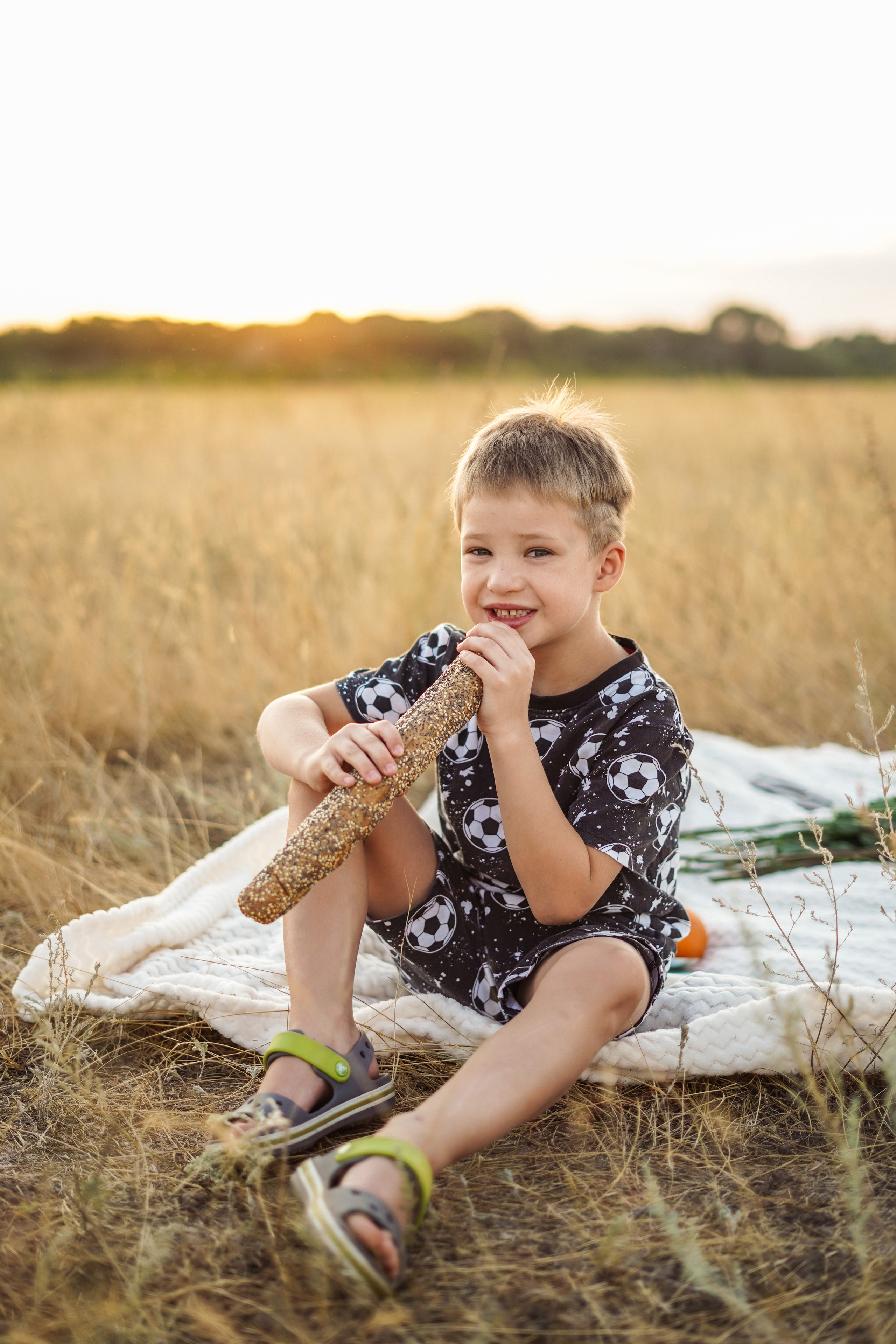 Семейная фотосессия в поле. Фотограф Москва, визуальный менеджер Дарья Шевченко