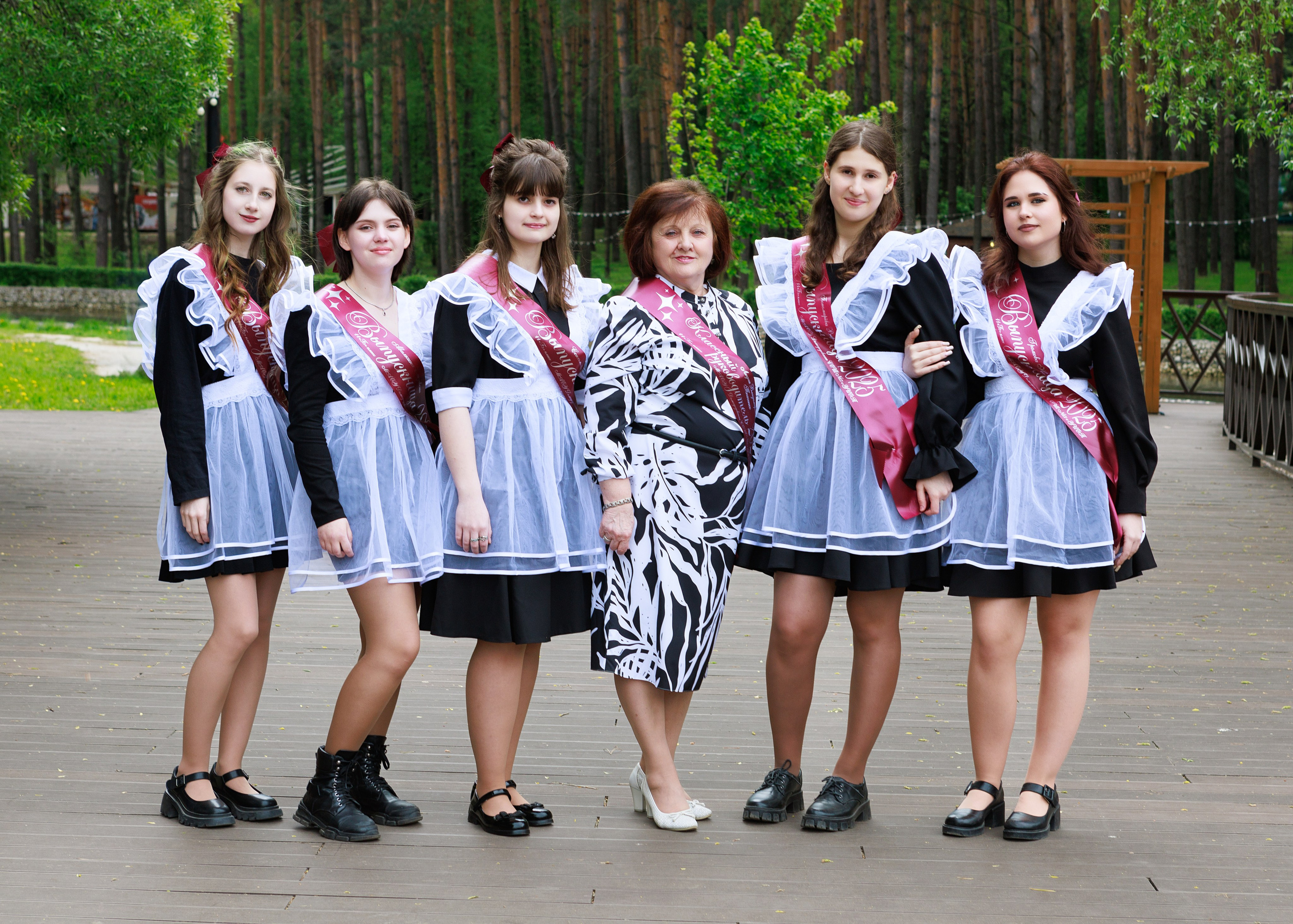 Школа 9 — 11 классы. Выпускные альбомы для школ и детских садов