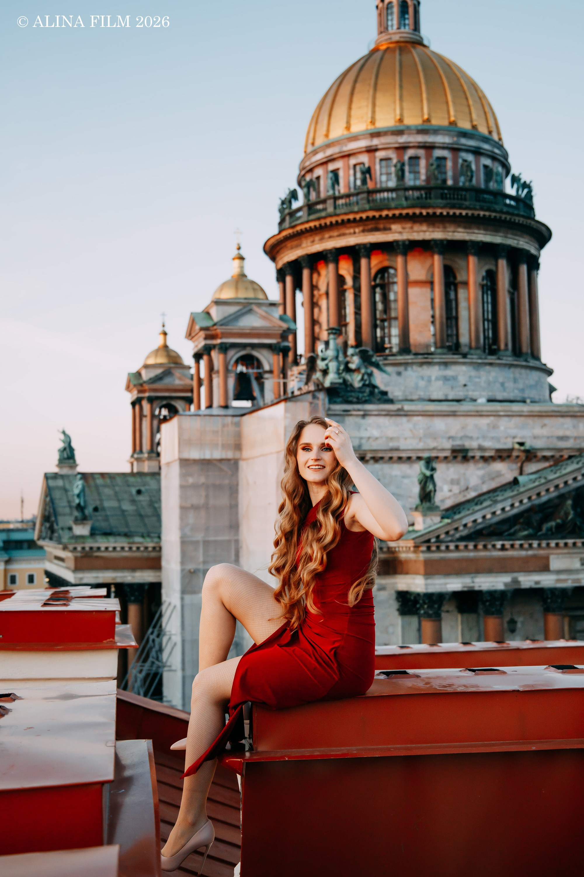 Фотосессия на крыше с видом на Исаакиевский собор. Фотограф в Санкт-Петербурге Alina Film