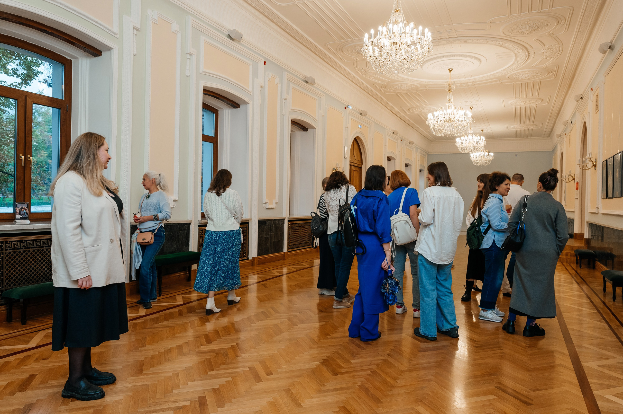 Открытие выставки Кати Васильевой в Молодежном театре. Wedding and family photographer USA