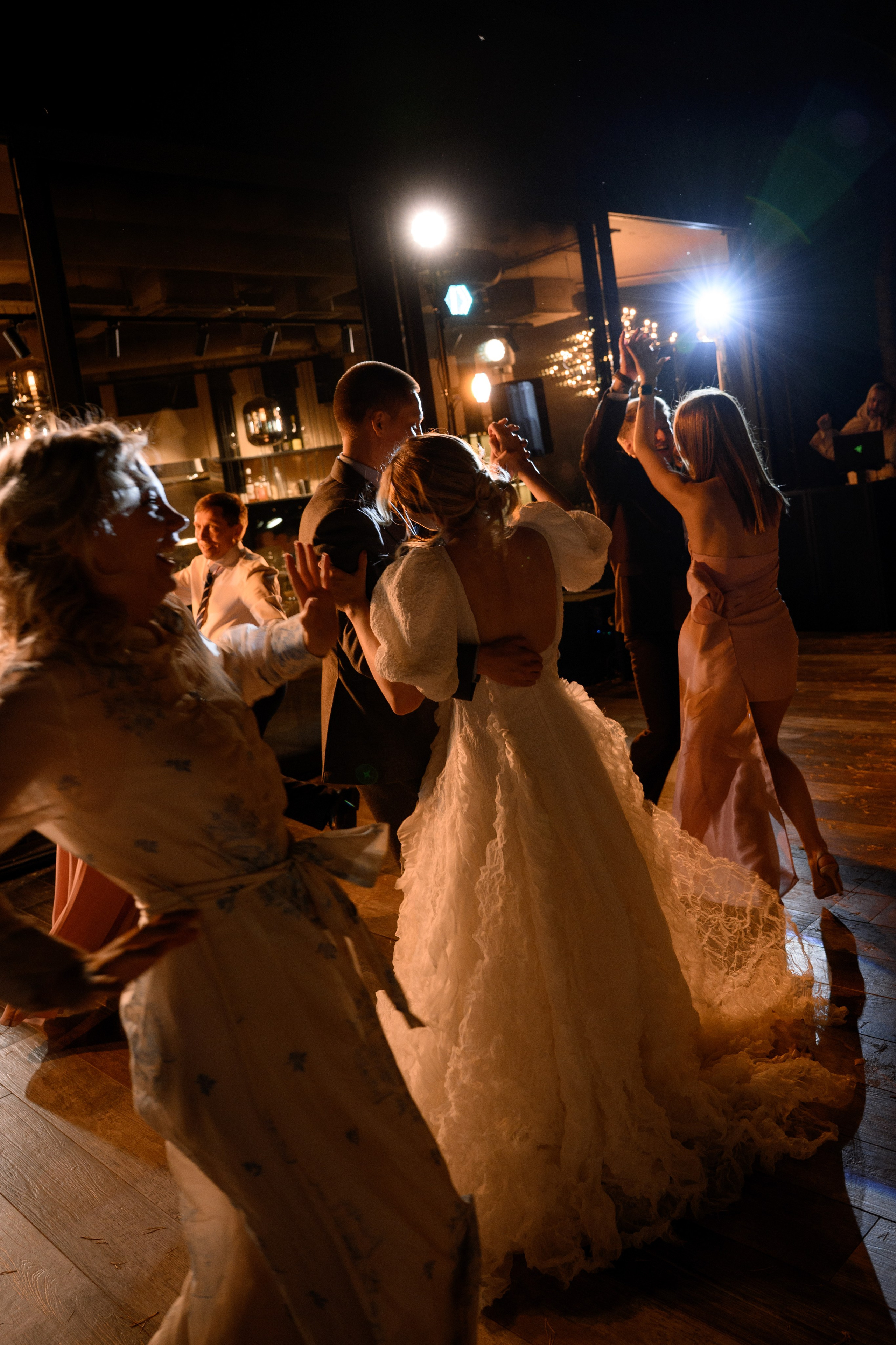 На берегу залива. Свадебный фотограф в Санкт-Петербурге, Москве, СПб Сергей Поддубный