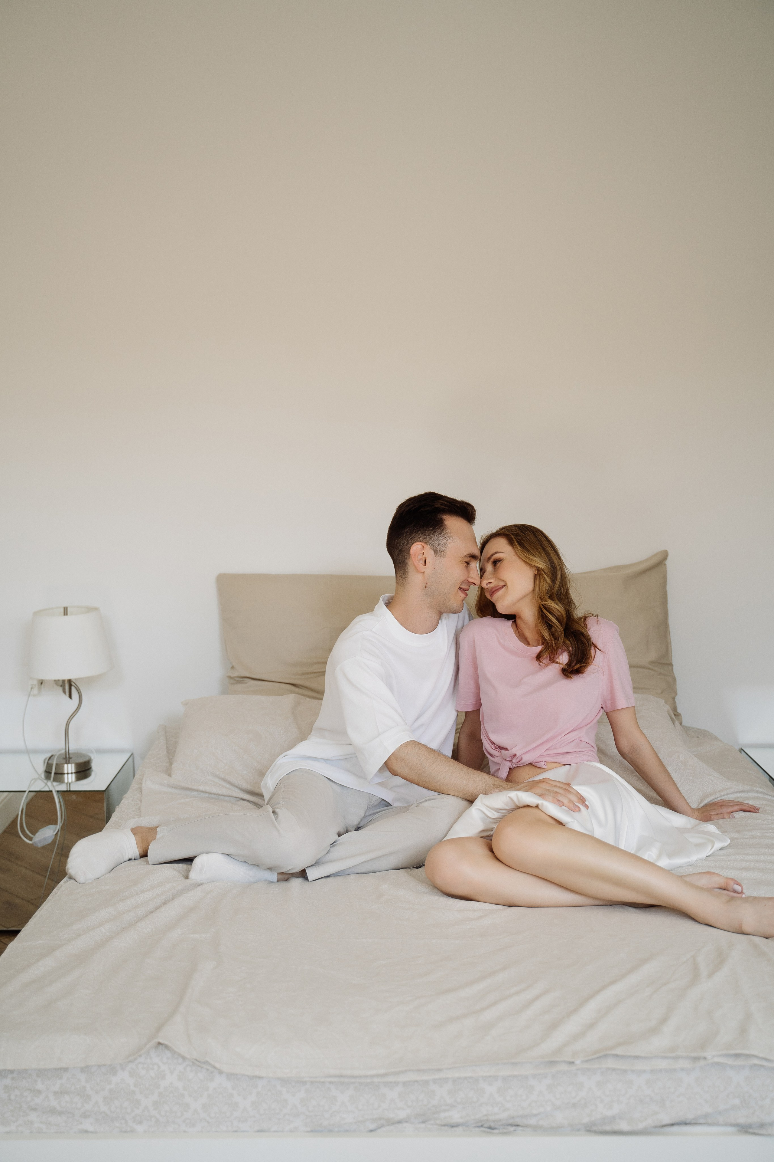 Камерная свадьба на фонтанке в сезонах. Свадебный фотограф организатор в Санкт-Петербурге Ассоль Опарина