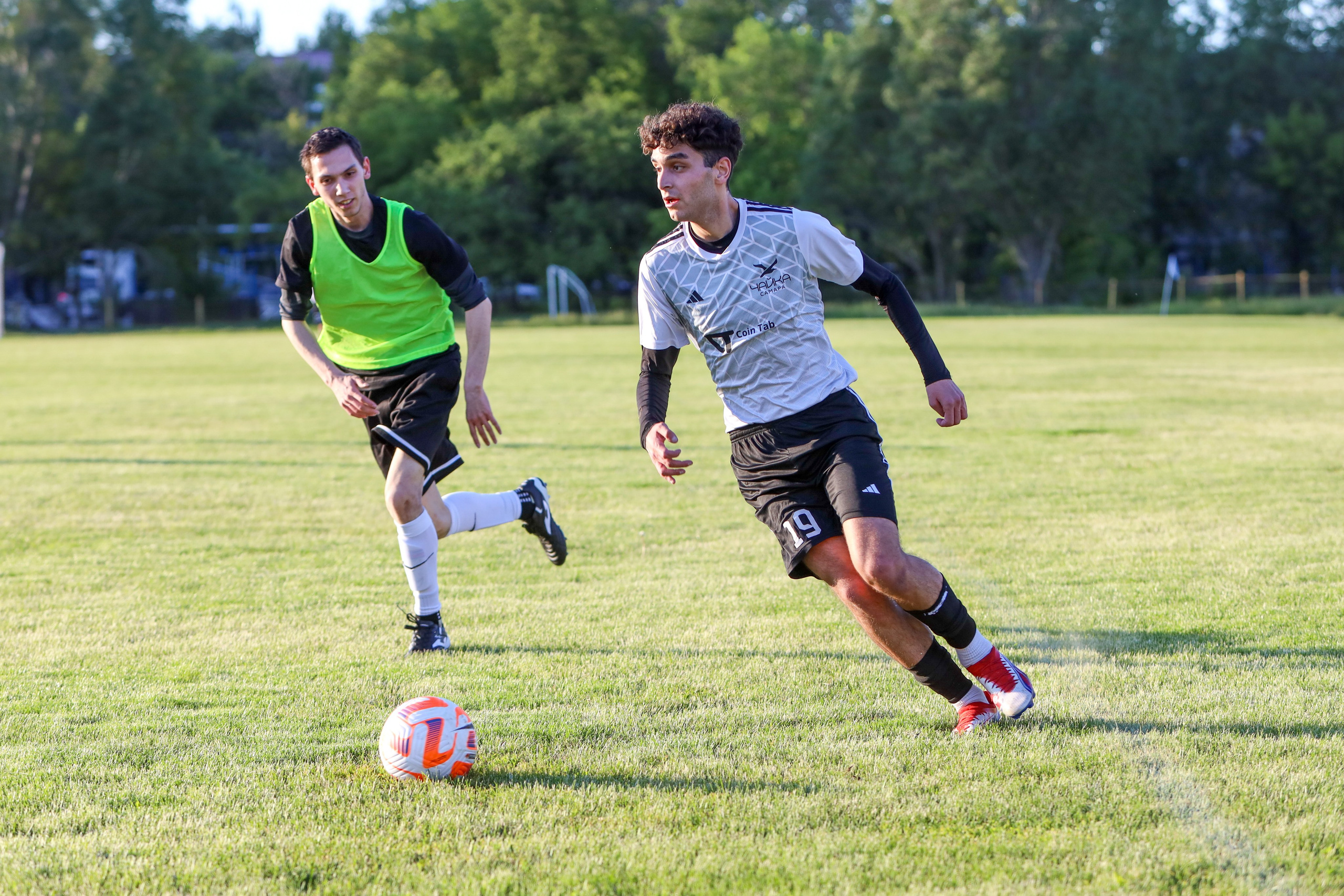 Чайка — Торпедо. Взрослое первенство города по футболу. Спортивный фотограф в Самаре