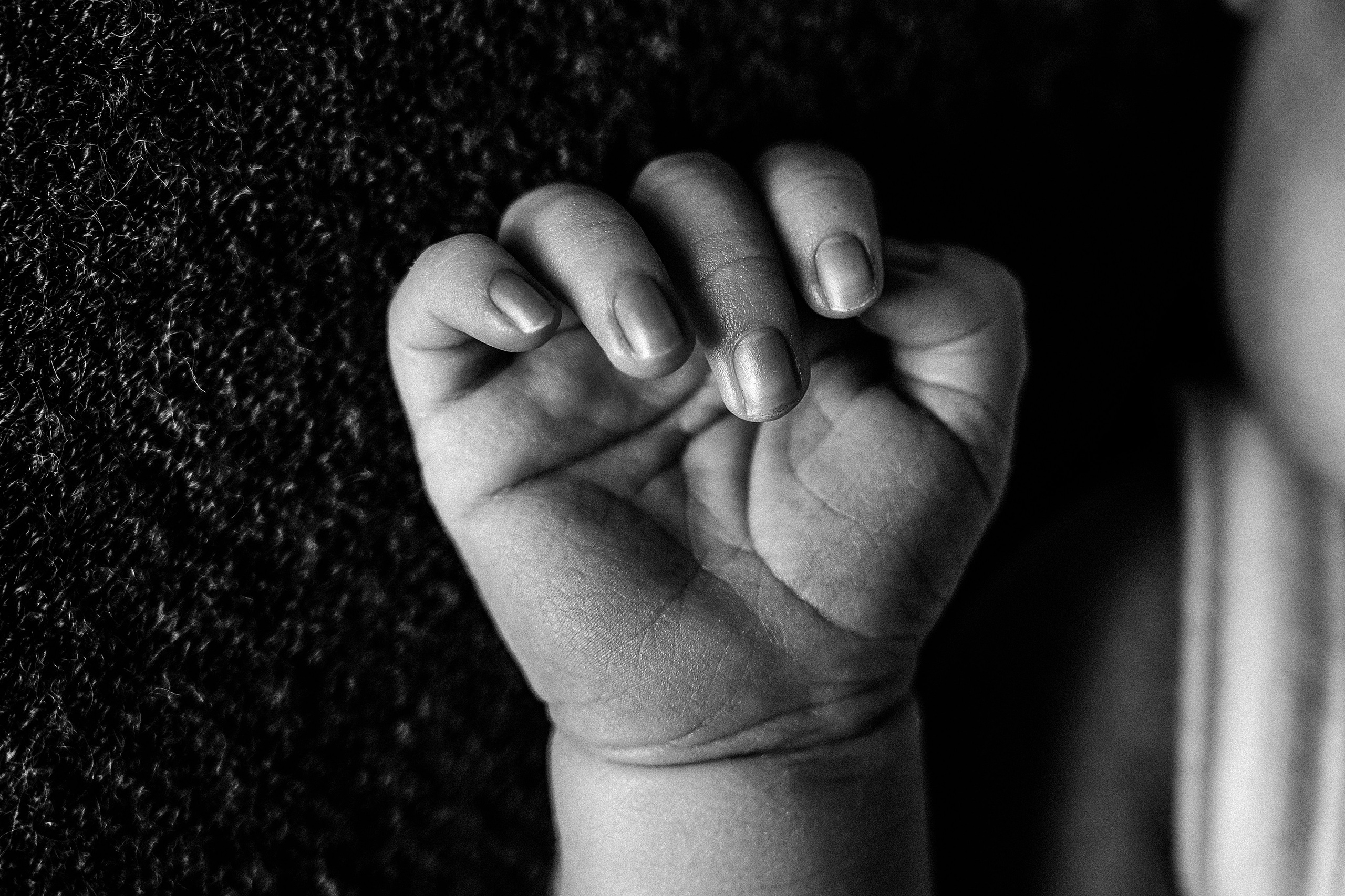 Черно белые фото. Фотограф новорожденных малышей в Санкт-Петербурге