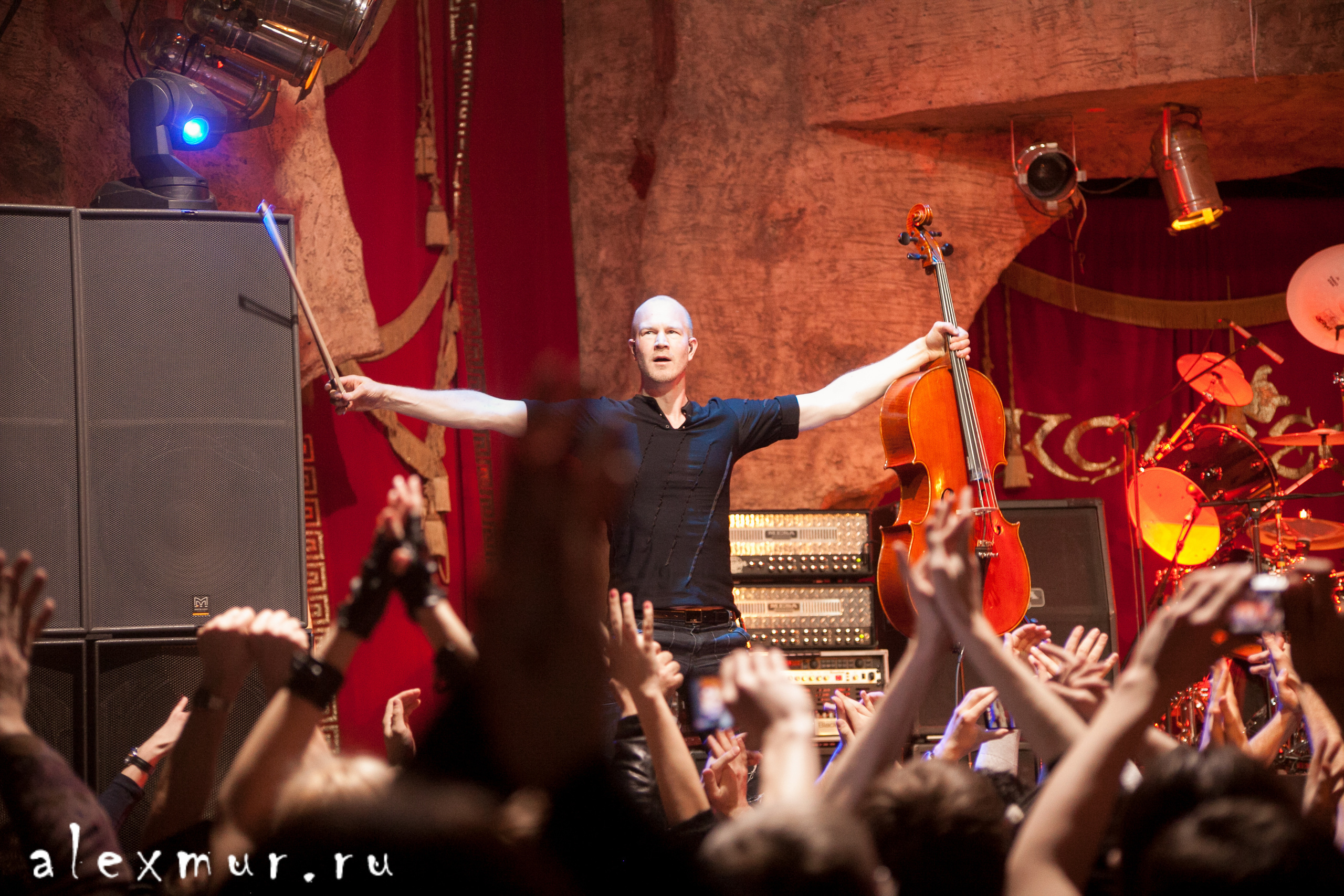 Выступление Tarja Turunen  (Nightwish). Огни Уфы
 ФОТО Алексей Муравьёв Alex Mur, Уфа +79174549816

#Россия #Russia #Петербург #СПБ #Уфа #photo #фото #фотограф #alexmur #TarjaTurunenт #Nightwish #концерт