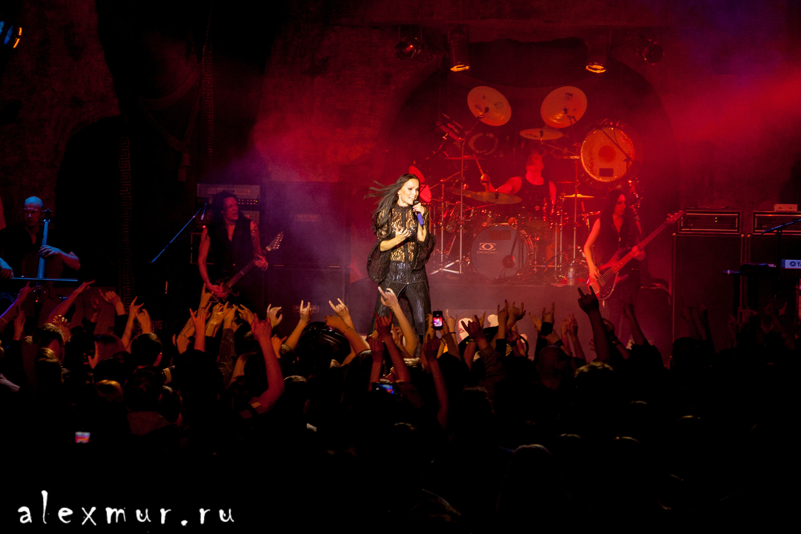 Выступление Tarja Turunen  (Nightwish). Огни Уфы
 ФОТО Алексей Муравьёв Alex Mur, Уфа +79174549816

#Россия #Russia #Петербург #СПБ #Уфа #photo #фото #фотограф #alexmur #TarjaTurunenт #Nightwish #концерт