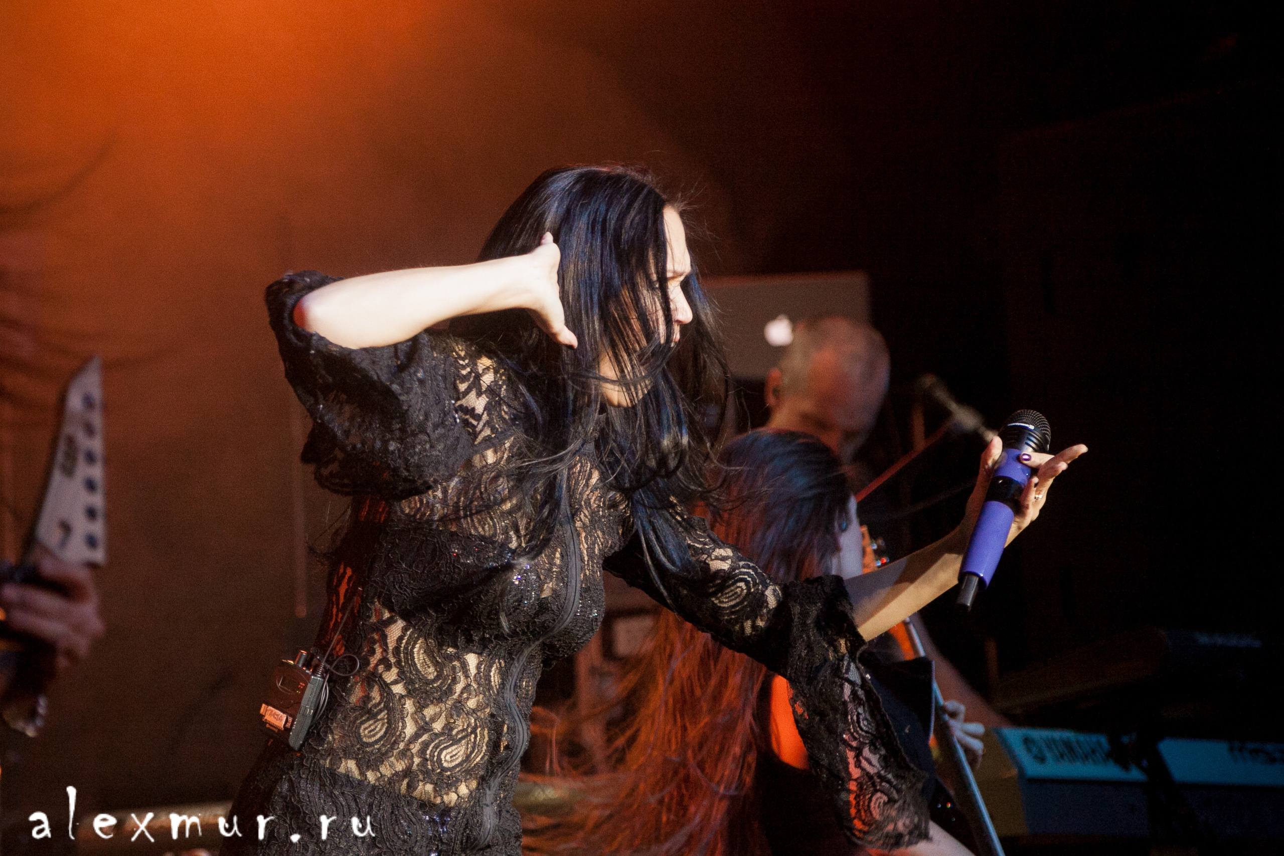 Выступление Tarja Turunen  (Nightwish). Огни Уфы
 ФОТО Алексей Муравьёв Alex Mur, Уфа +79174549816

#Россия #Russia #Петербург #СПБ #Уфа #photo #фото #фотограф #alexmur #TarjaTurunenт #Nightwish #концерт