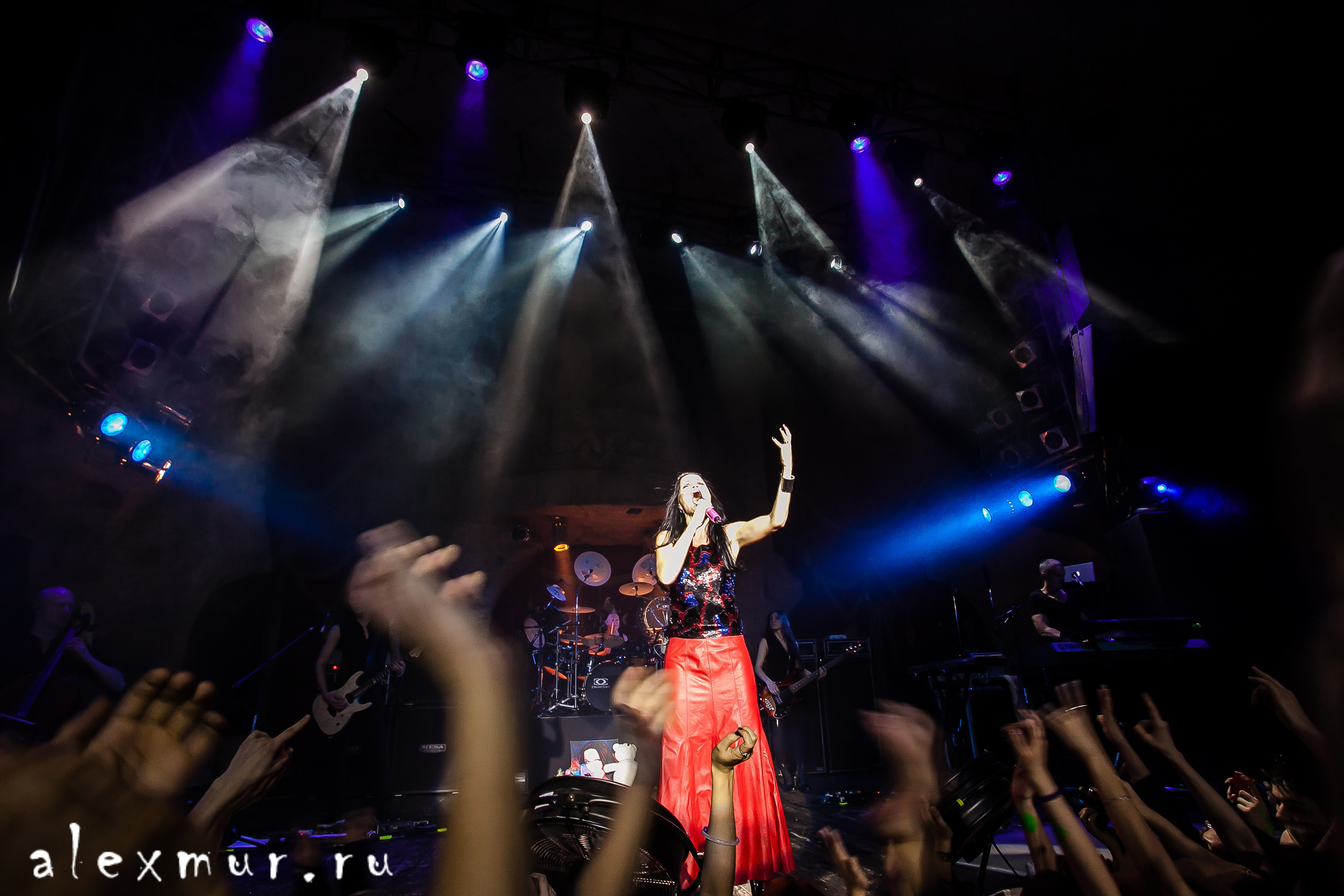 Выступление Tarja Turunen  (Nightwish). Огни Уфы
 ФОТО Алексей Муравьёв Alex Mur, Уфа +79174549816

#Россия #Russia #Петербург #СПБ #Уфа #photo #фото #фотограф #alexmur #TarjaTurunenт #Nightwish #концерт