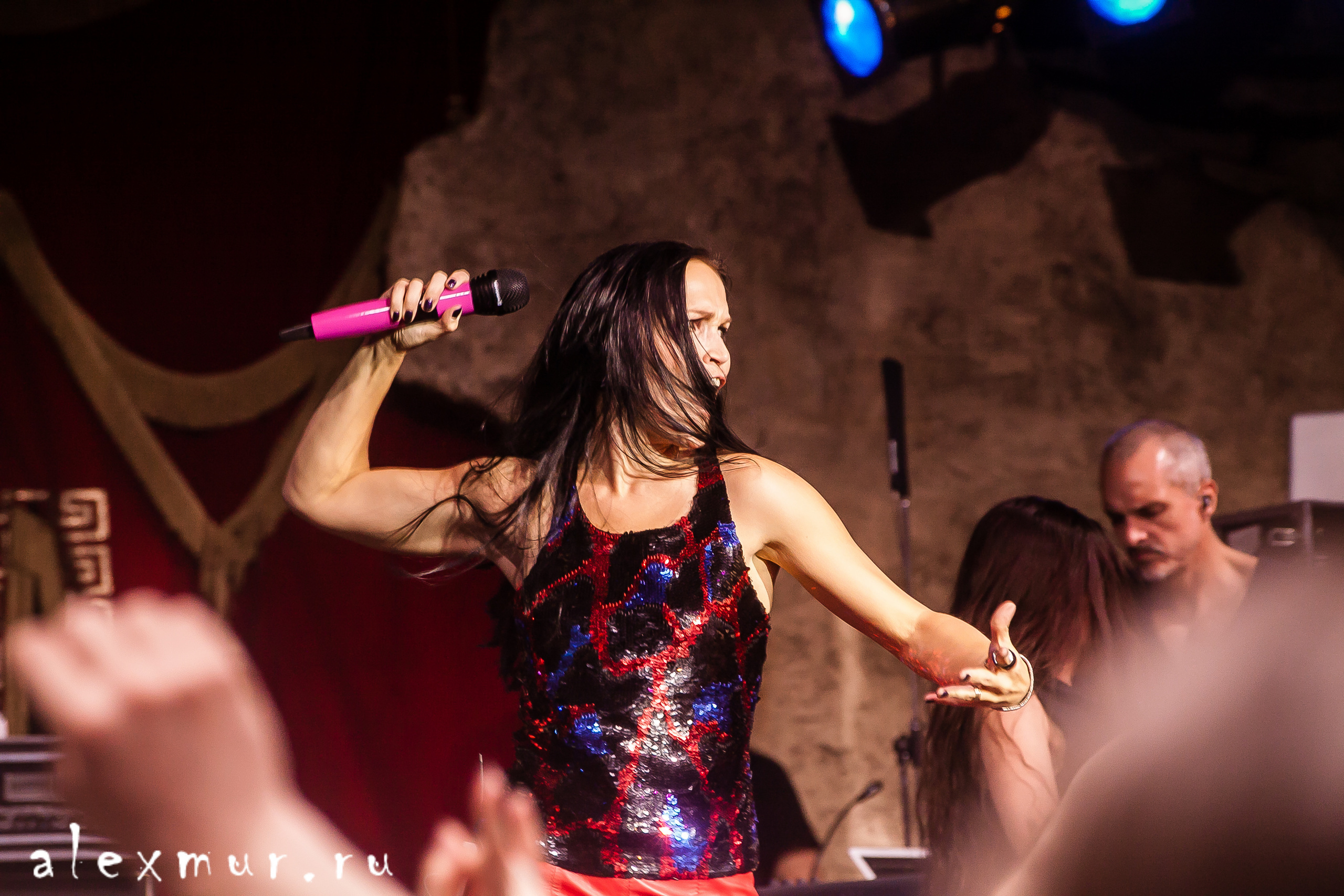 Выступление Tarja Turunen  (Nightwish). Огни Уфы
 ФОТО Алексей Муравьёв Alex Mur, Уфа +79174549816

#Россия #Russia #Петербург #СПБ #Уфа #photo #фото #фотограф #alexmur #TarjaTurunenт #Nightwish #концерт