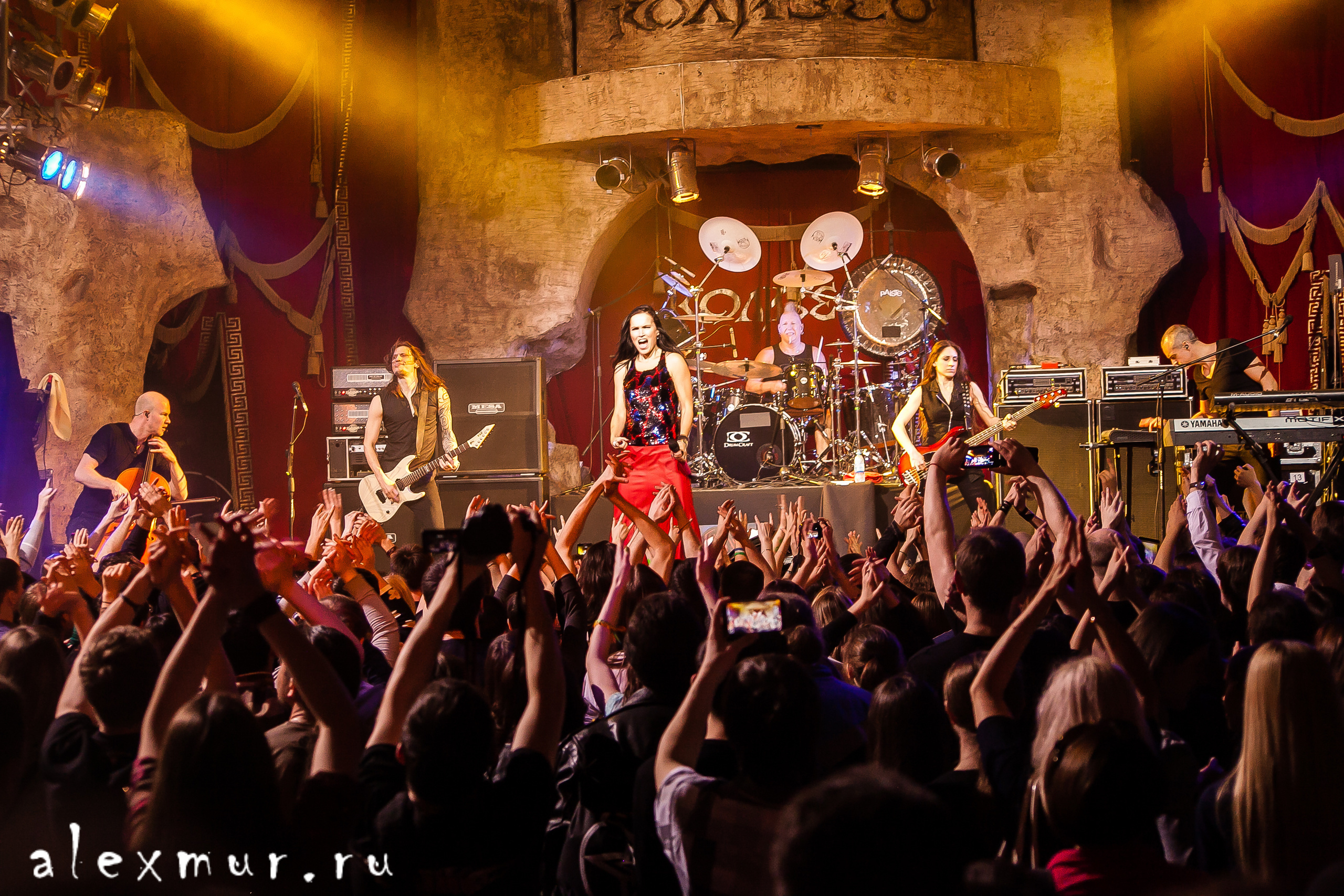 Выступление Tarja Turunen  (Nightwish). Огни Уфы
 ФОТО Алексей Муравьёв Alex Mur, Уфа +79174549816

#Россия #Russia #Петербург #СПБ #Уфа #photo #фото #фотограф #alexmur #TarjaTurunenт #Nightwish #концерт