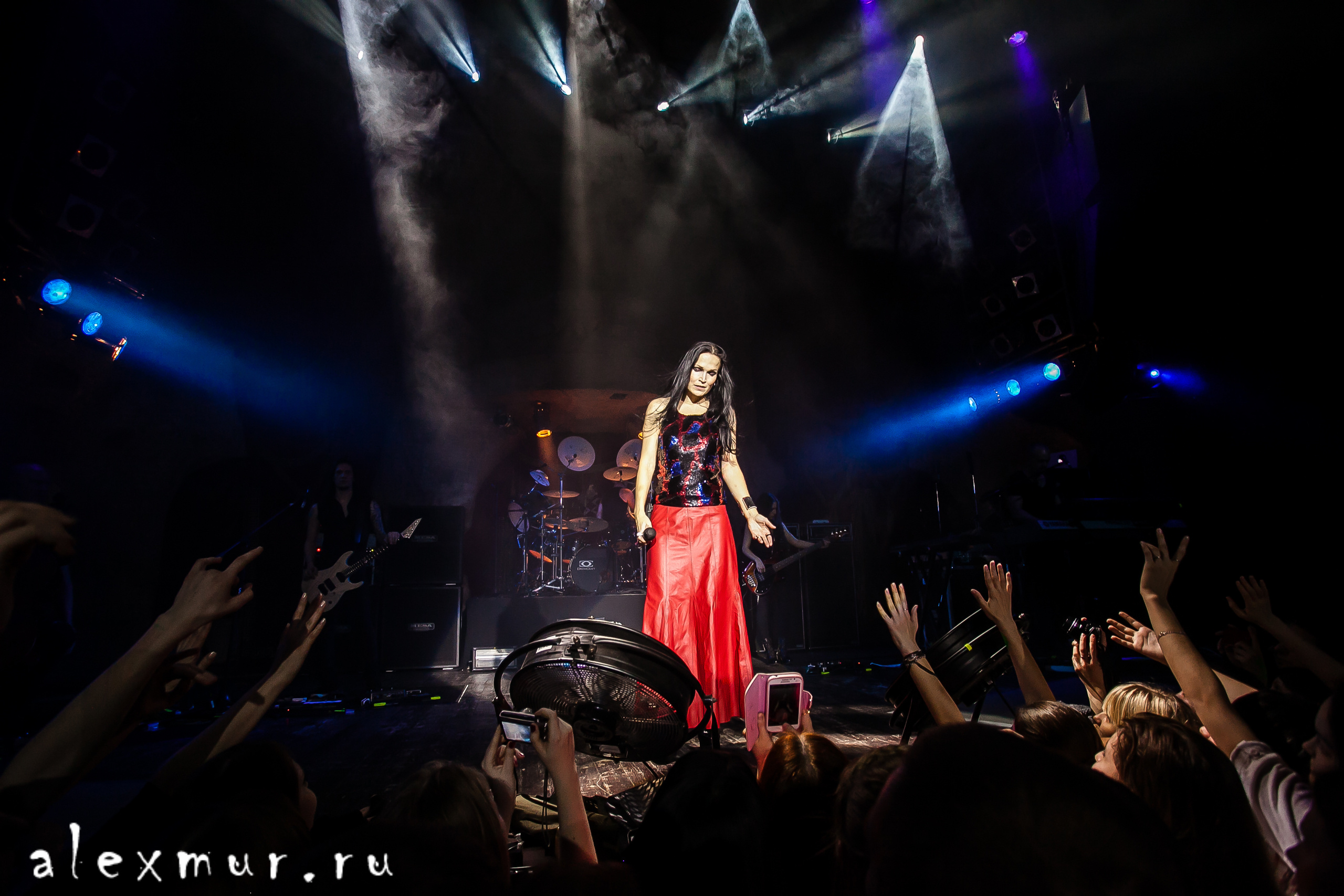 Выступление Tarja Turunen  (Nightwish). Огни Уфы
 ФОТО Алексей Муравьёв Alex Mur, Уфа +79174549816

#Россия #Russia #Петербург #СПБ #Уфа #photo #фото #фотограф #alexmur #TarjaTurunenт #Nightwish #концерт
