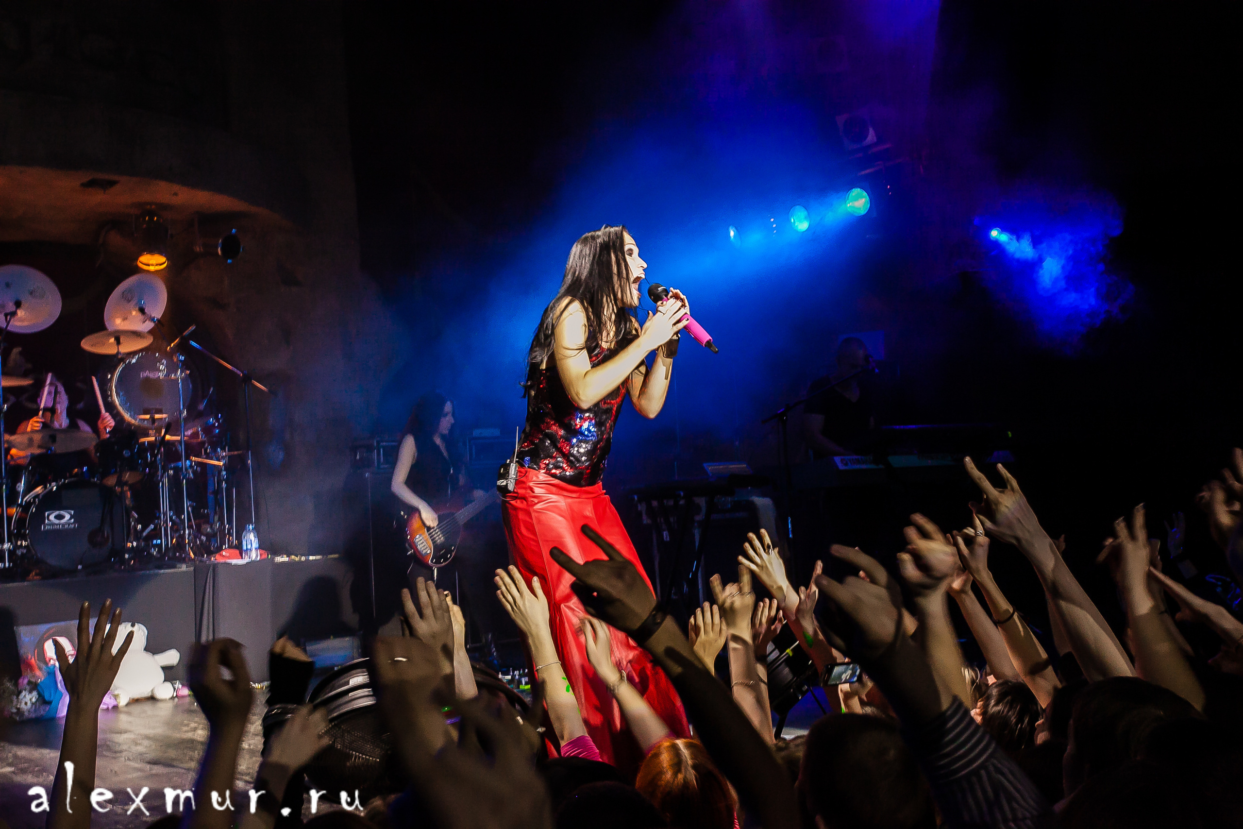 Выступление Tarja Turunen  (Nightwish). Огни Уфы
 ФОТО Алексей Муравьёв Alex Mur, Уфа +79174549816

#Россия #Russia #Петербург #СПБ #Уфа #photo #фото #фотограф #alexmur #TarjaTurunenт #Nightwish #концерт