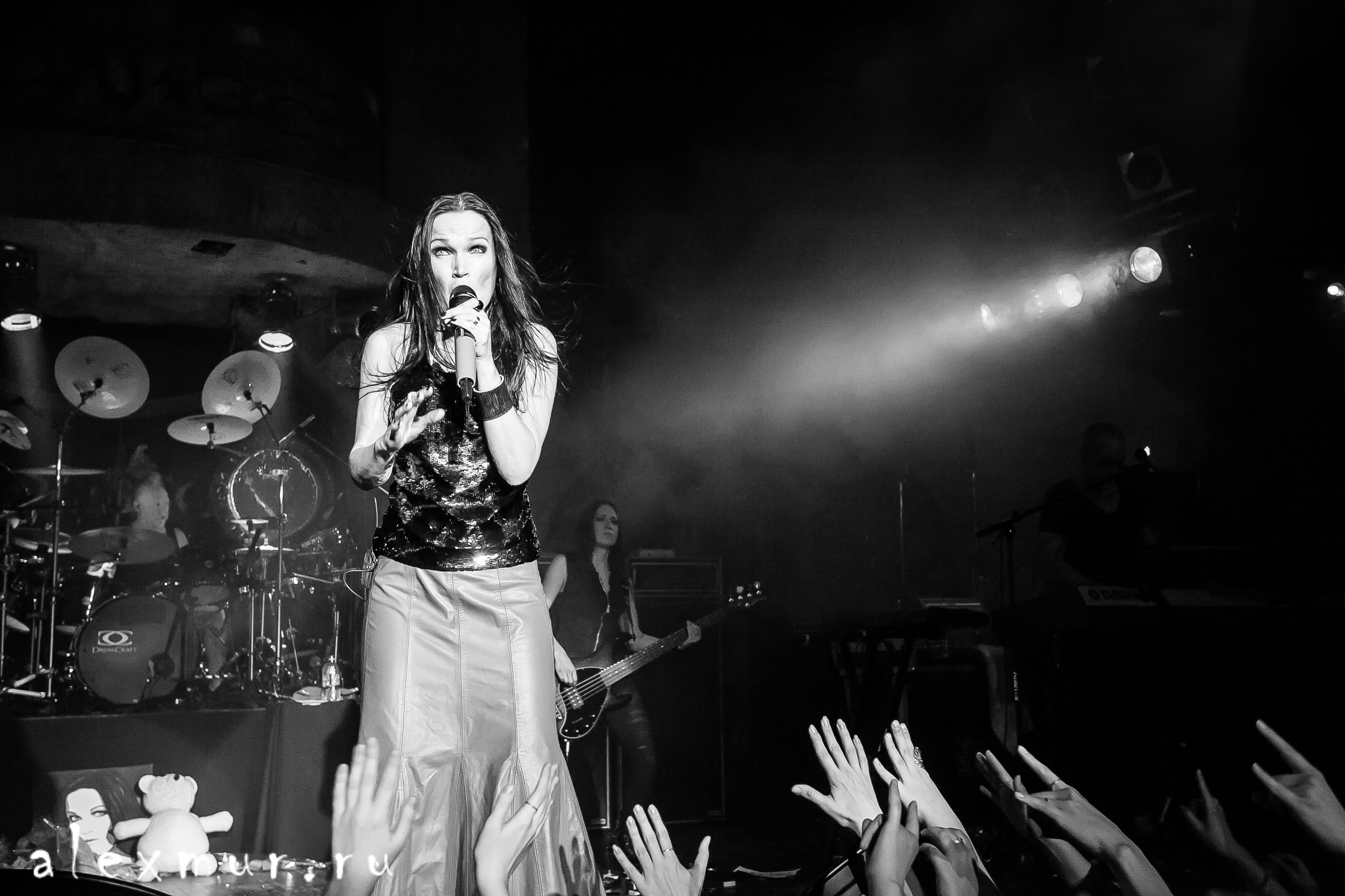 Выступление Tarja Turunen  (Nightwish). Огни Уфы
 ФОТО Алексей Муравьёв Alex Mur, Уфа +79174549816

#Россия #Russia #Петербург #СПБ #Уфа #photo #фото #фотограф #alexmur #TarjaTurunenт #Nightwish #концерт