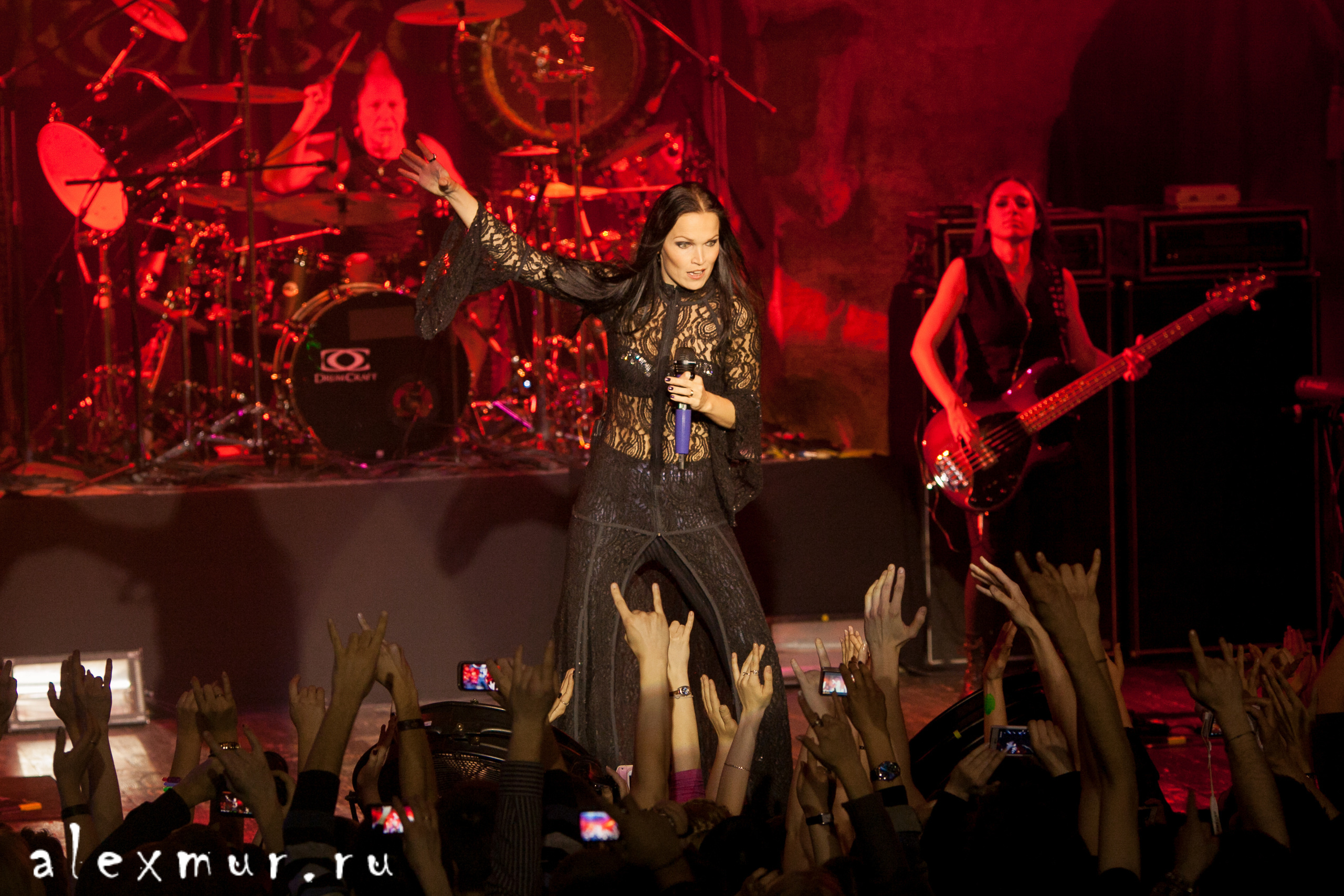 Выступление Tarja Turunen  (Nightwish). Огни Уфы
 ФОТО Алексей Муравьёв Alex Mur, Уфа +79174549816

#Россия #Russia #Петербург #СПБ #Уфа #photo #фото #фотограф #alexmur #TarjaTurunenт #Nightwish #концерт