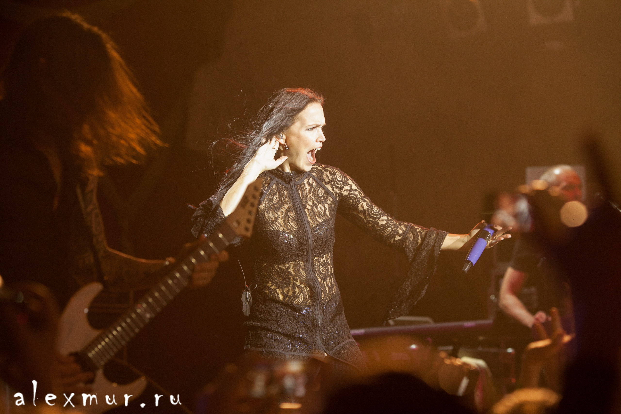 Выступление Tarja Turunen  (Nightwish). Огни Уфы
 ФОТО Алексей Муравьёв Alex Mur, Уфа +79174549816

#Россия #Russia #Петербург #СПБ #Уфа #photo #фото #фотограф #alexmur #TarjaTurunenт #Nightwish #концерт