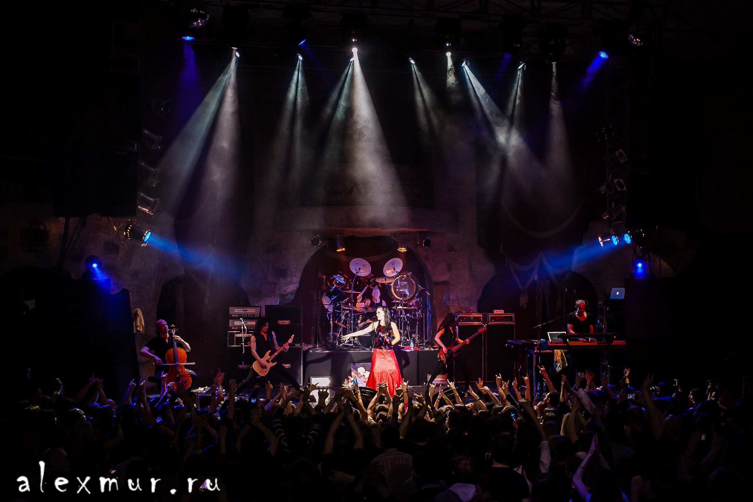 Выступление Tarja Turunen  (Nightwish). Огни Уфы
 ФОТО Алексей Муравьёв Alex Mur, Уфа +79174549816

#Россия #Russia #Петербург #СПБ #Уфа #photo #фото #фотограф #alexmur #TarjaTurunenт #Nightwish #концерт