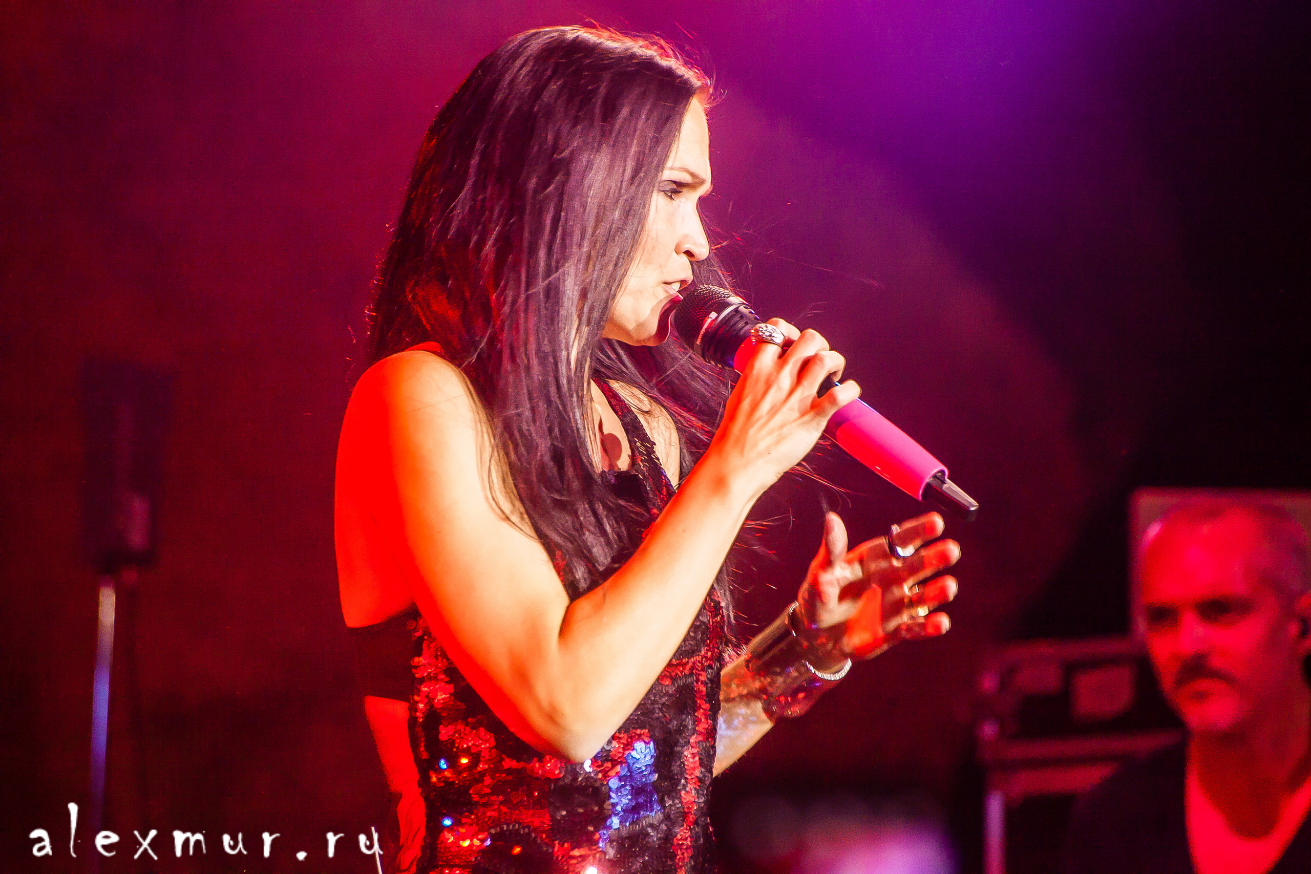 Выступление Tarja Turunen  (Nightwish). Огни Уфы
 ФОТО Алексей Муравьёв Alex Mur, Уфа +79174549816

#Россия #Russia #Петербург #СПБ #Уфа #photo #фото #фотограф #alexmur #TarjaTurunenт #Nightwish #концерт