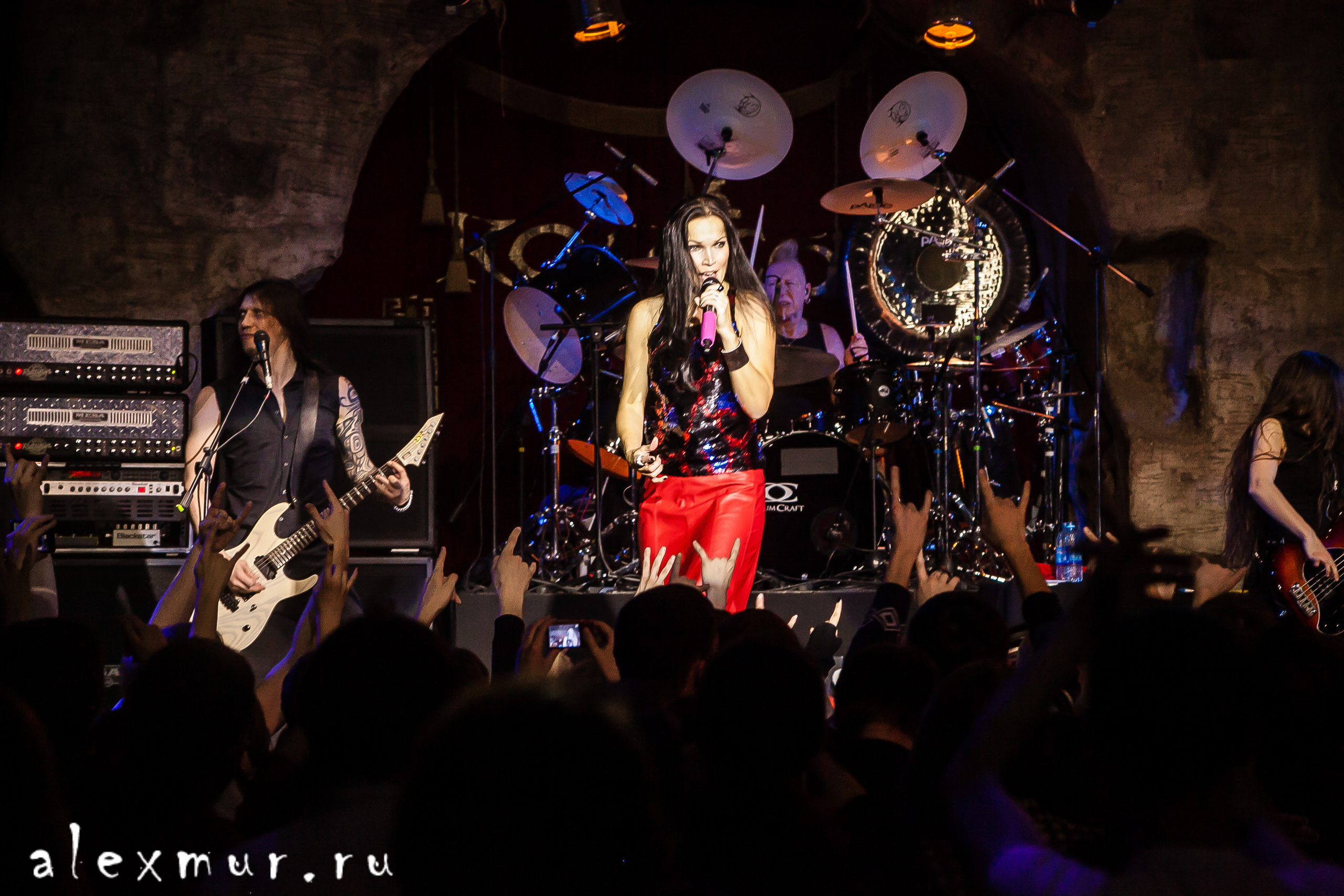 Выступление Tarja Turunen  (Nightwish). Огни Уфы
 ФОТО Алексей Муравьёв Alex Mur, Уфа +79174549816

#Россия #Russia #Петербург #СПБ #Уфа #photo #фото #фотограф #alexmur #TarjaTurunenт #Nightwish #концерт